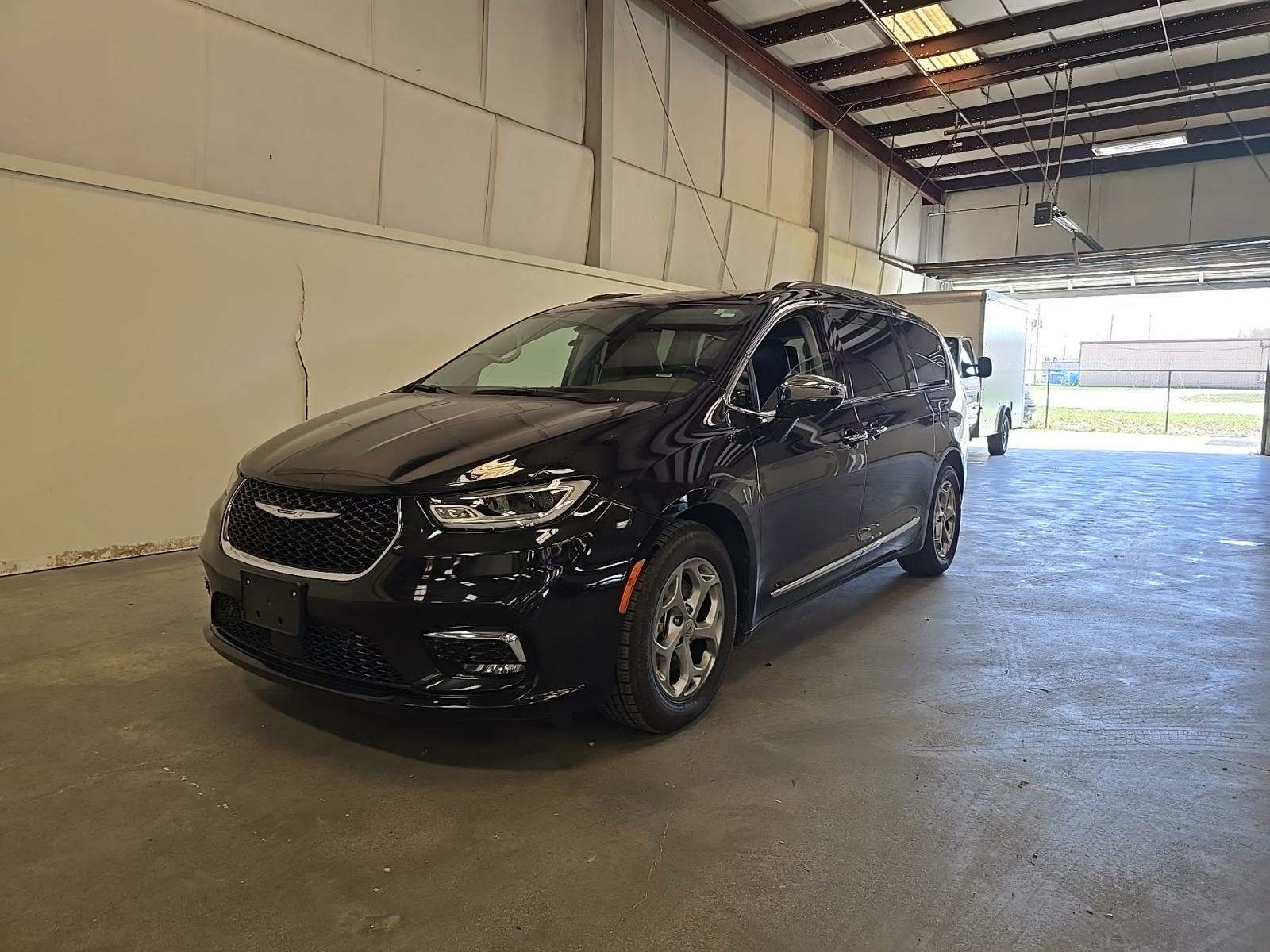 2022 Chrysler Pacifica Limited FWD