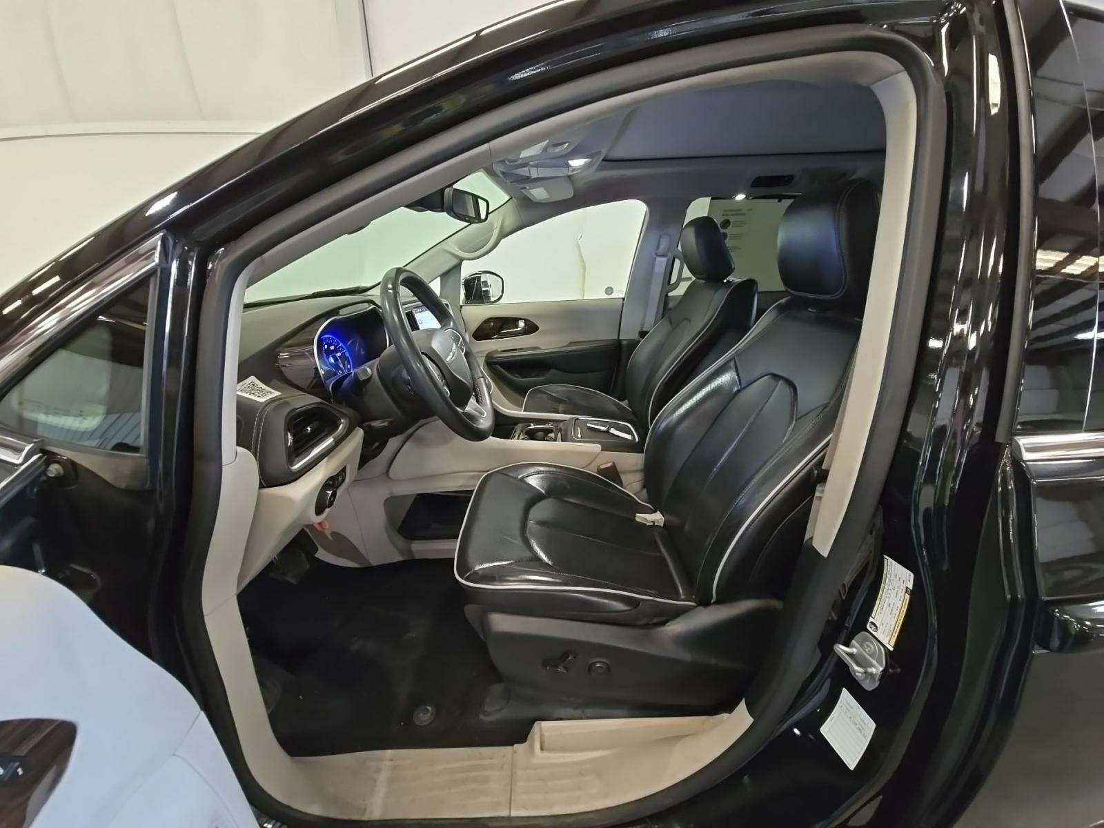 2022 Chrysler Pacifica Limited FWD