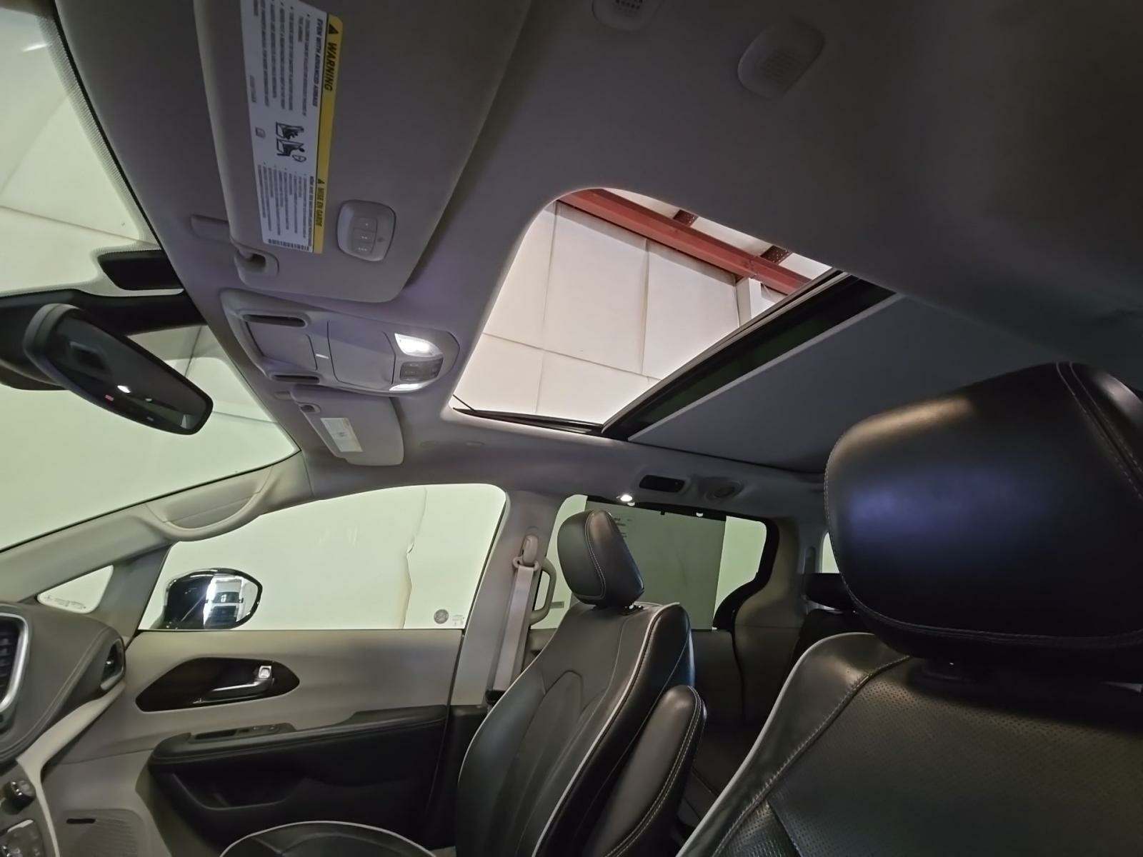 2022 Chrysler Pacifica Limited FWD