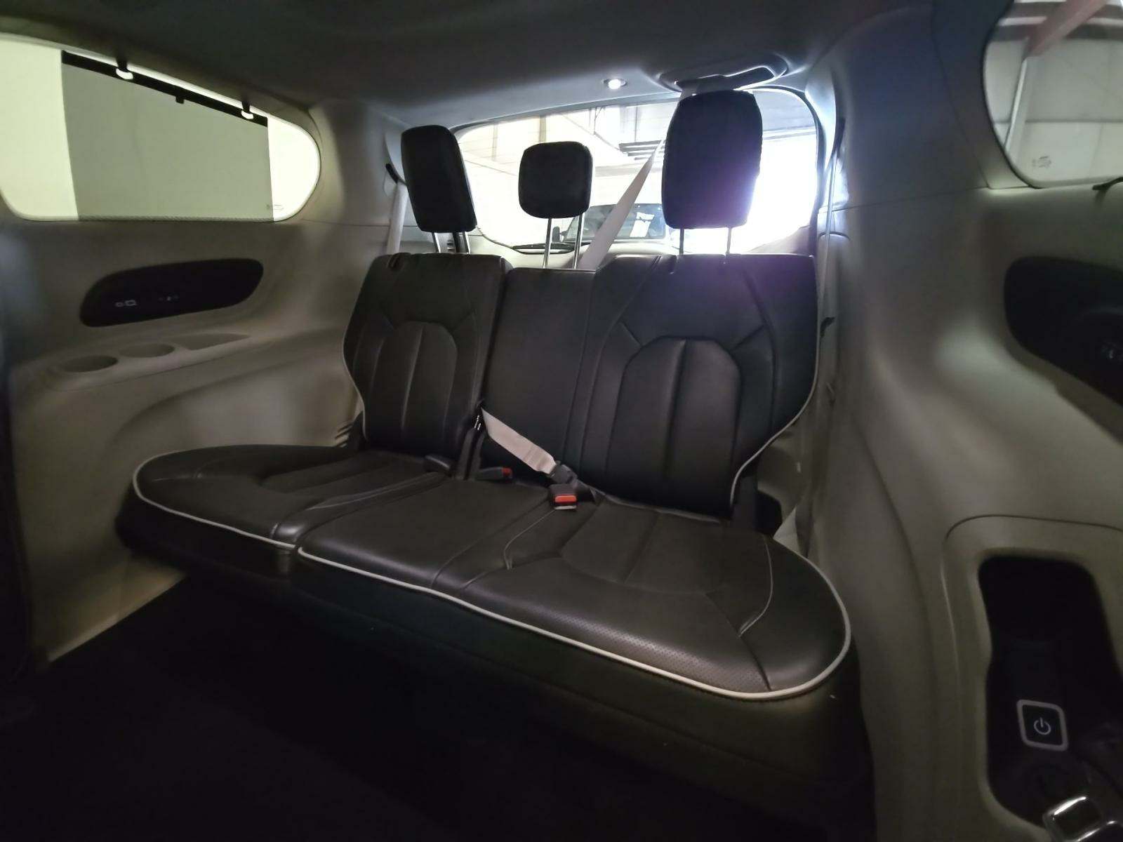 2022 Chrysler Pacifica Limited FWD