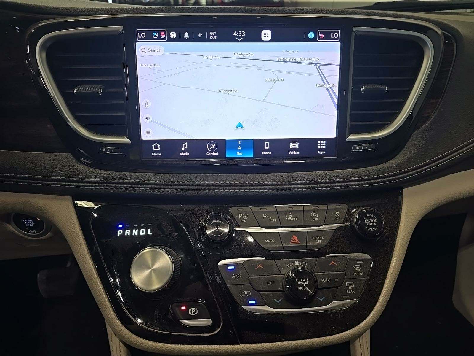 2022 Chrysler Pacifica Limited FWD