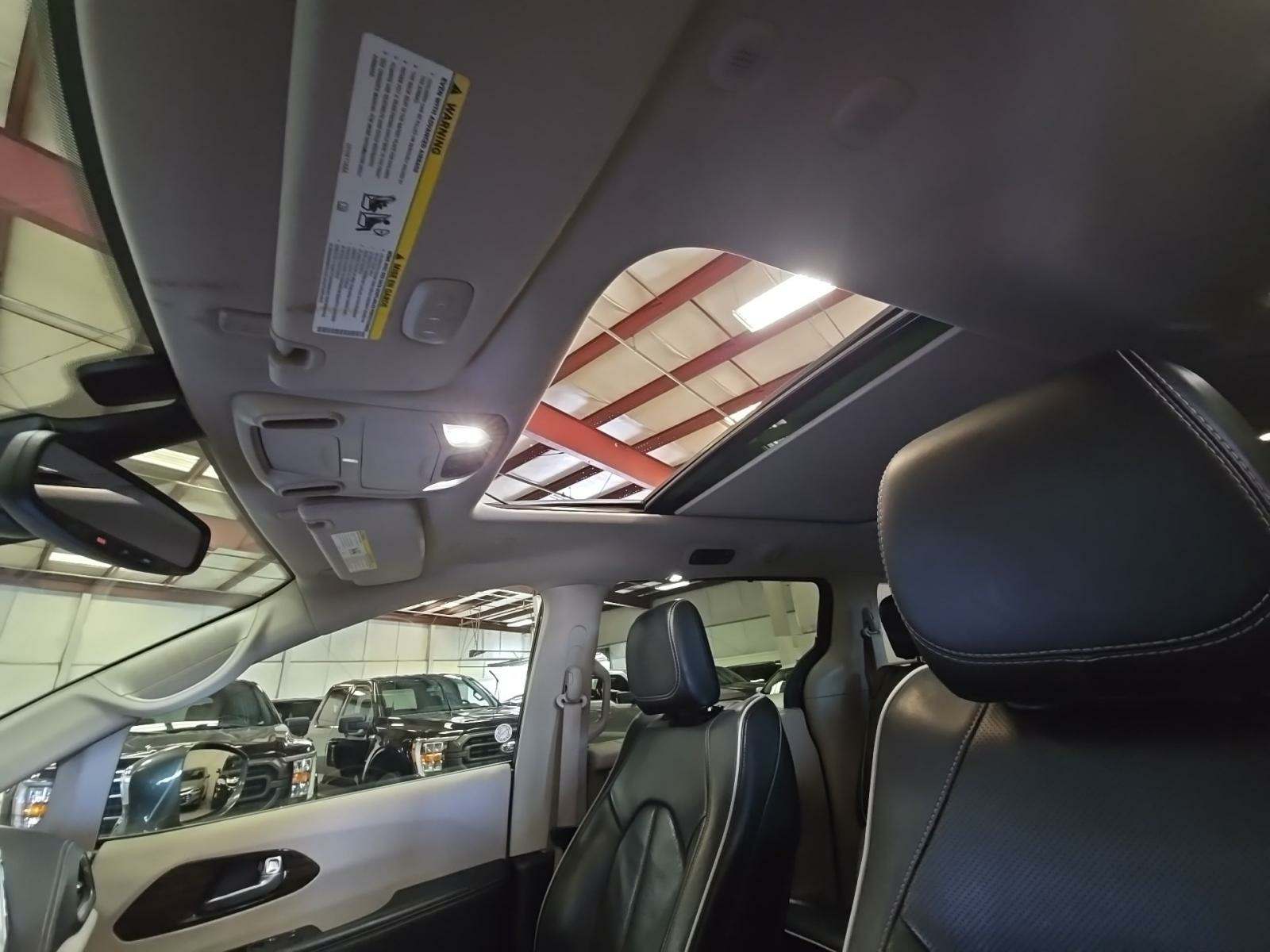 2022 Chrysler Pacifica Limited FWD