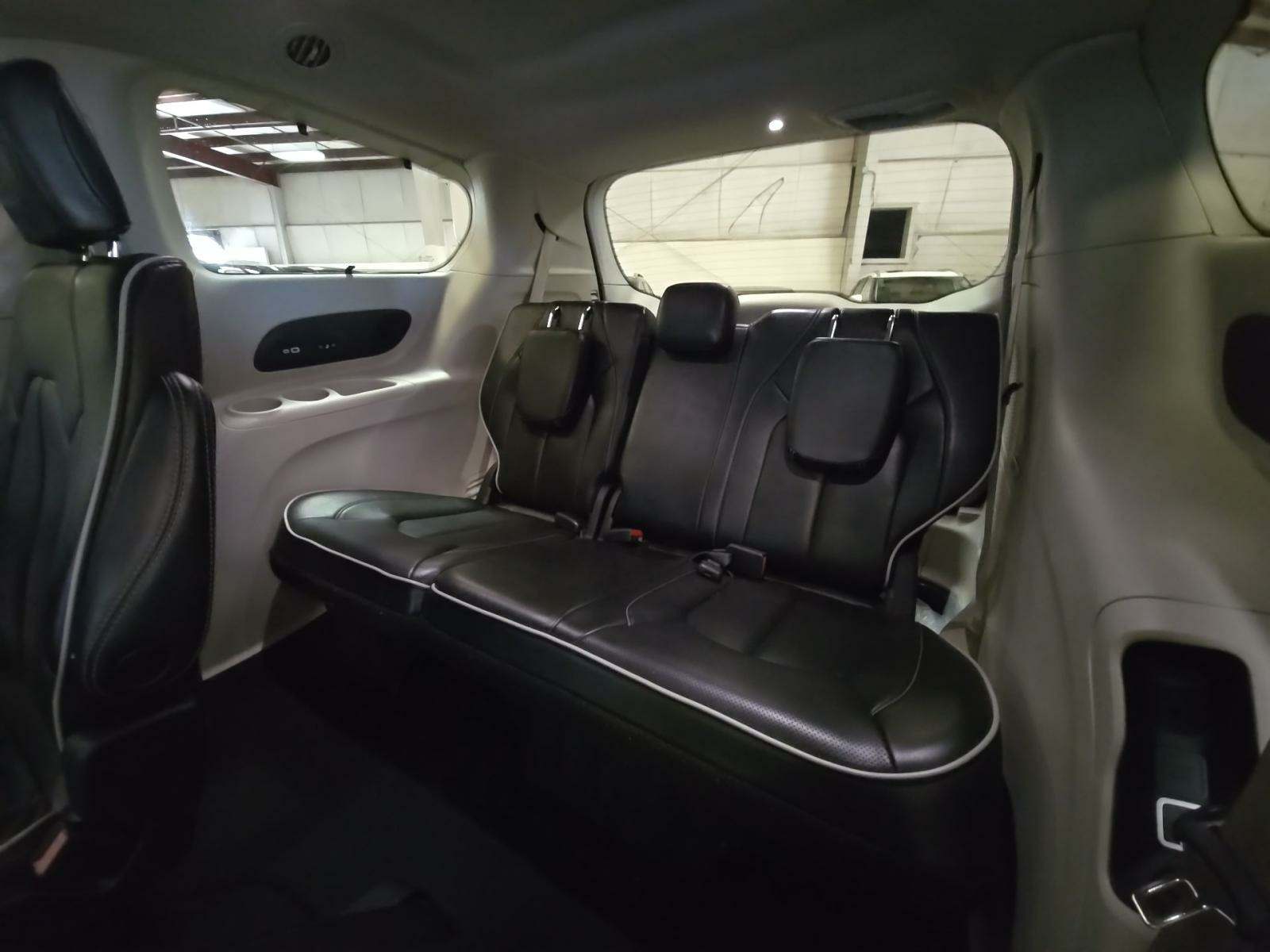 2022 Chrysler Pacifica Limited FWD