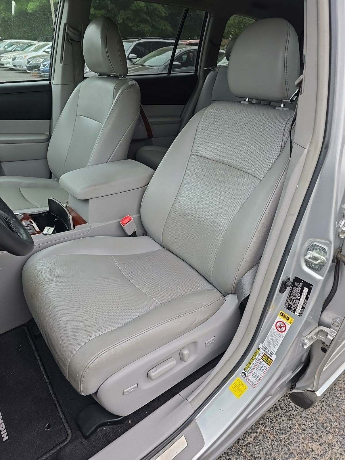 2013 Toyota Highlander Limited FWD