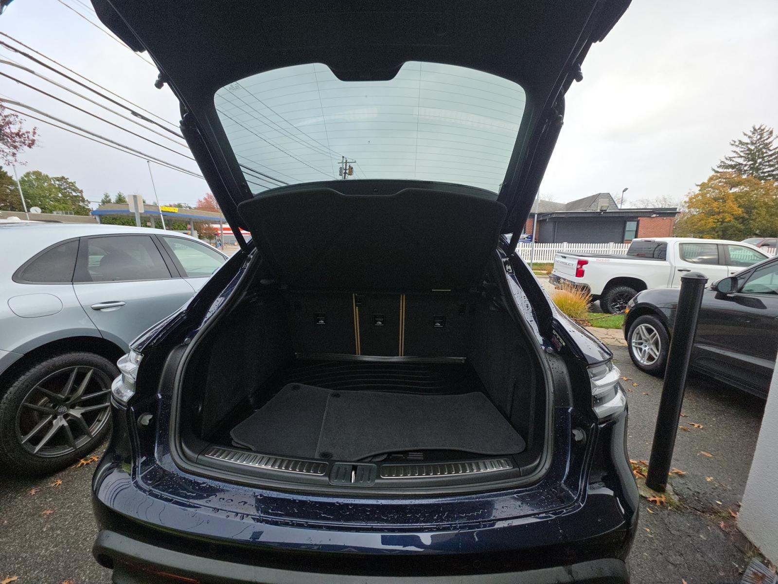 2023 Porsche Macan S AWD