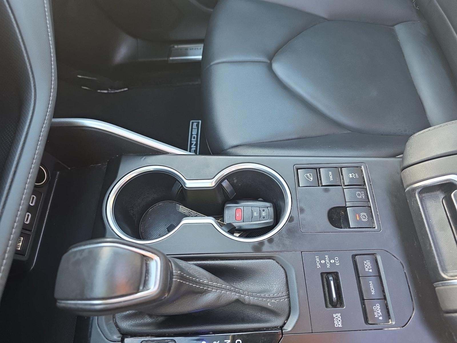 2023 Toyota Highlander XLE AWD