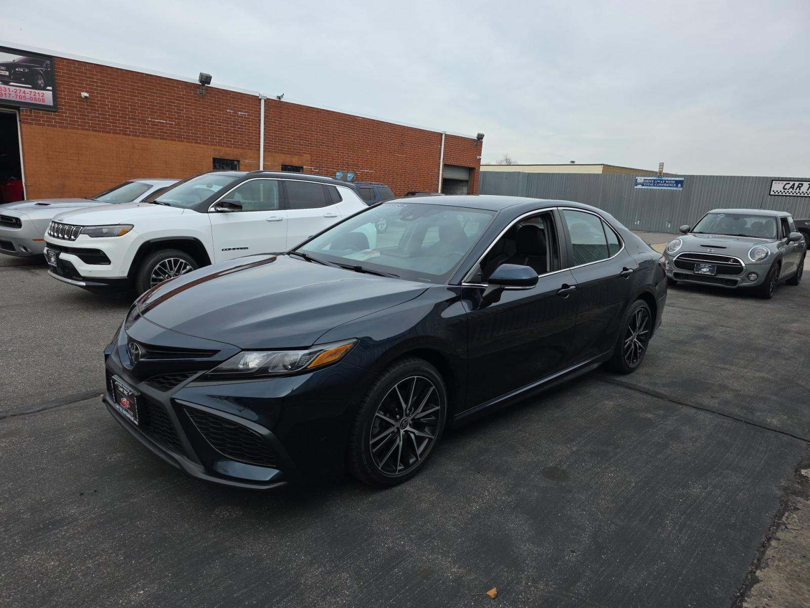 2021 Toyota Camry SE FWD