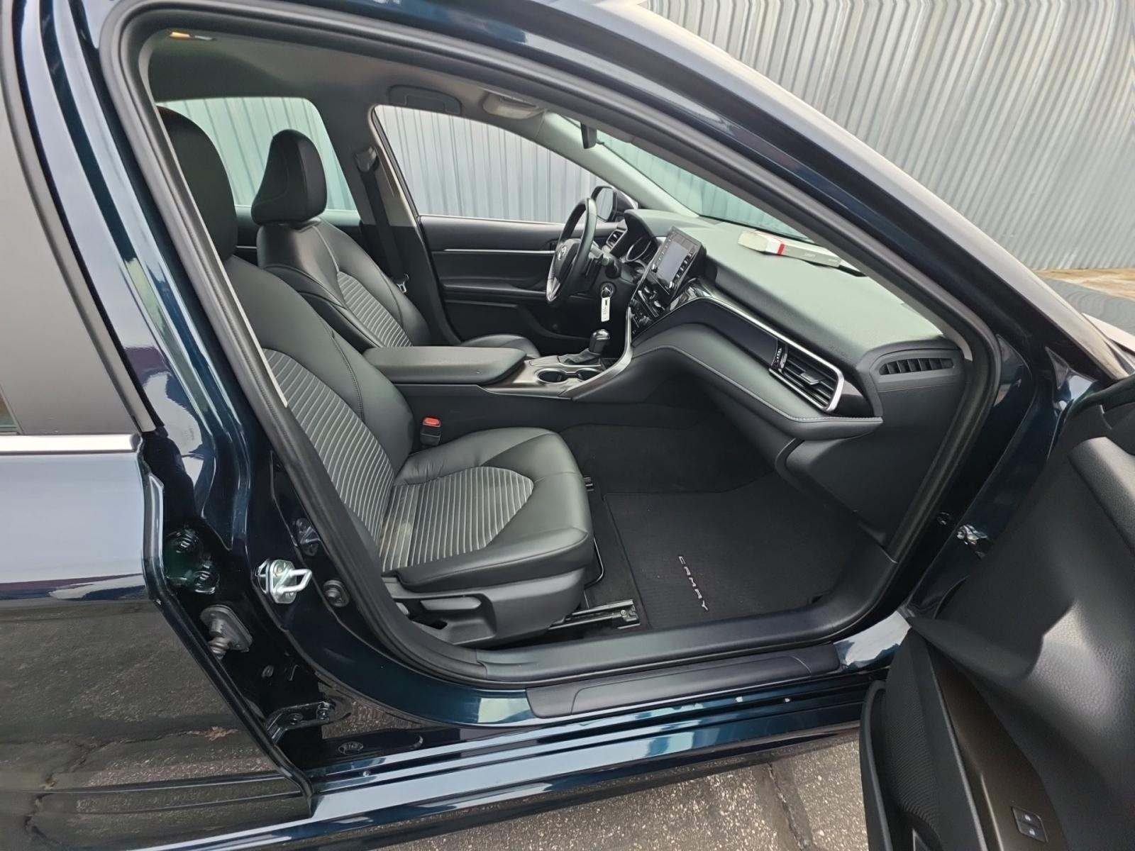 2021 Toyota Camry SE FWD