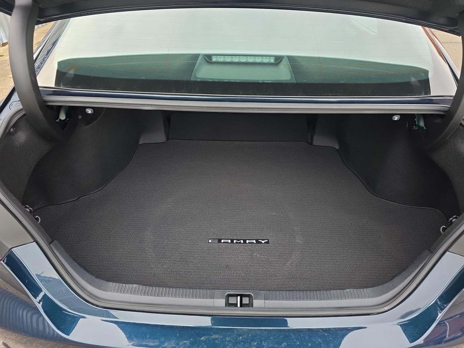 2021 Toyota Camry SE FWD