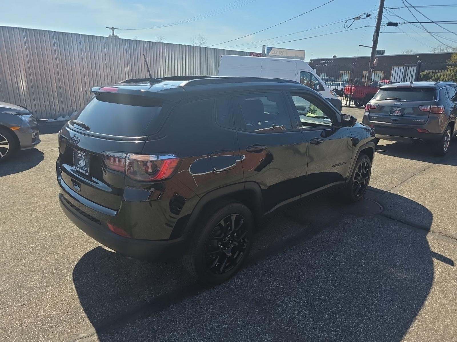 JEEP LATITUDE ALTITUDE EDITION - 3