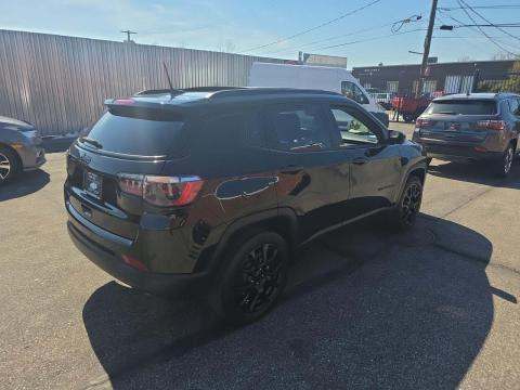 JEEP LATITUDE ALTITUDE EDITION - 3