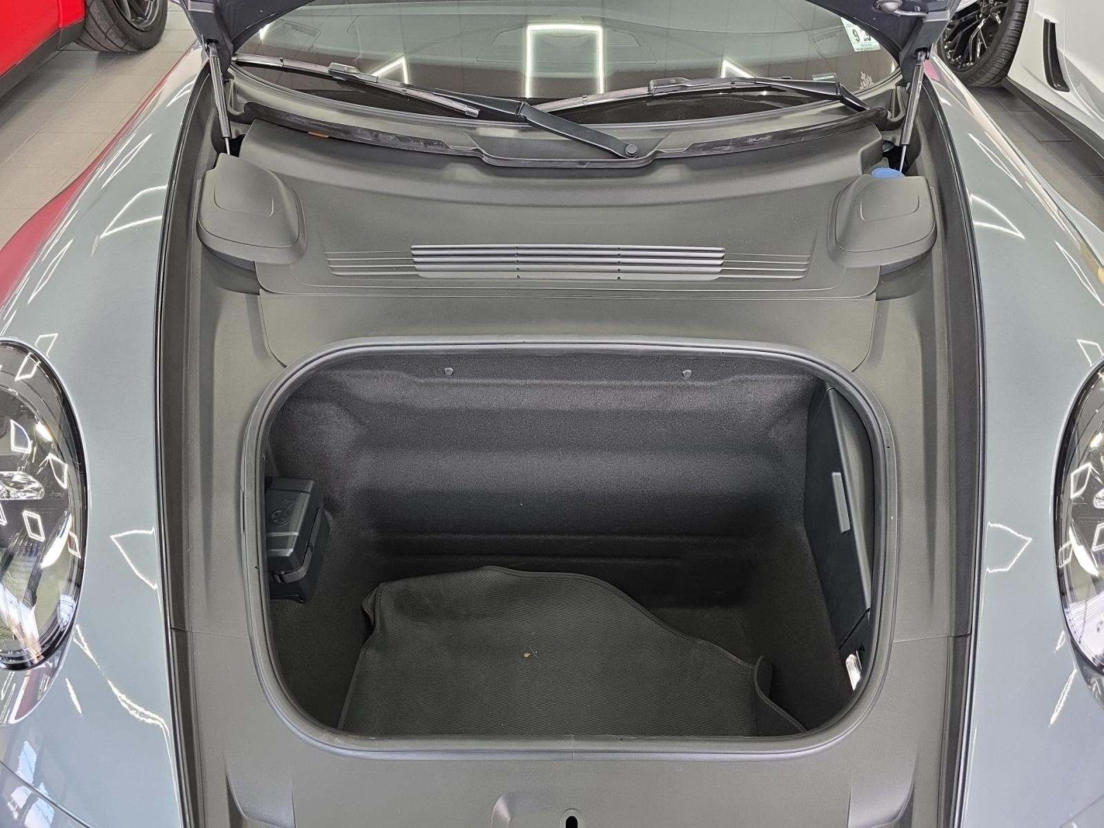 2025 Porsche 911 Carrera RWD