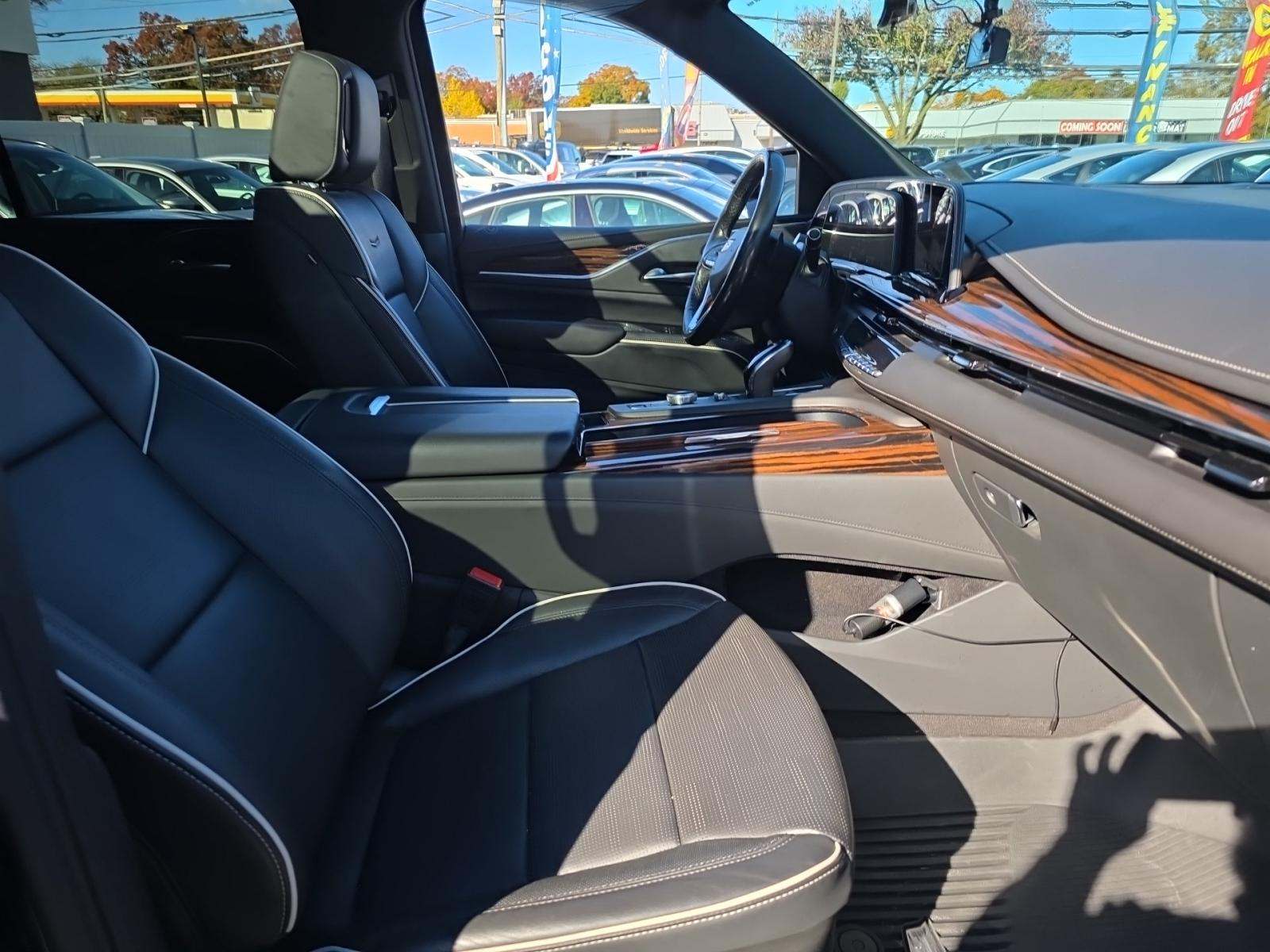 2024 Cadillac Escalade ESV Premium Luxury AWD