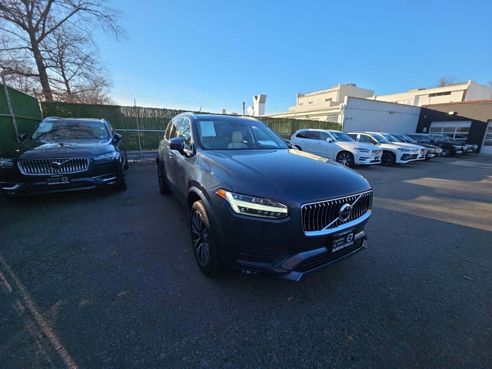 2022 Volvo XC90 T6 Momentum AWD