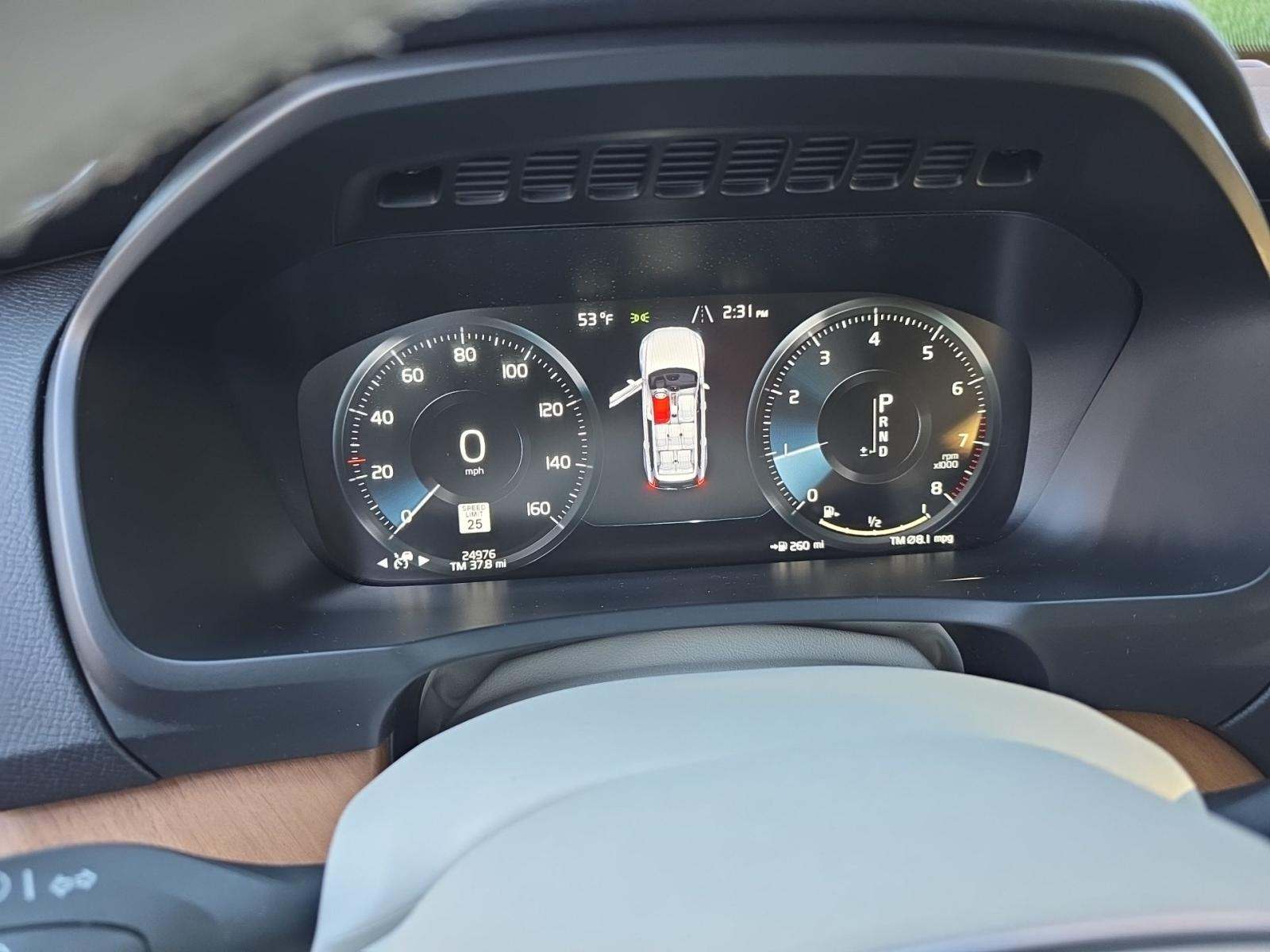 2022 Volvo XC90 T6 Momentum AWD