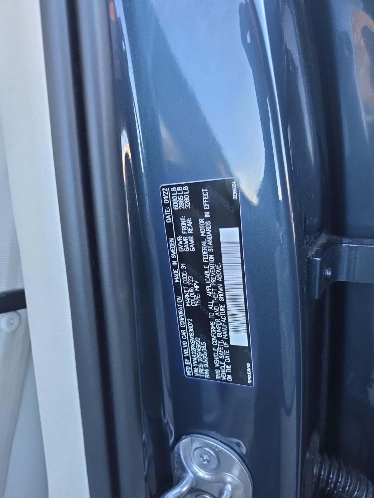 2022 Volvo XC90 T6 Momentum AWD