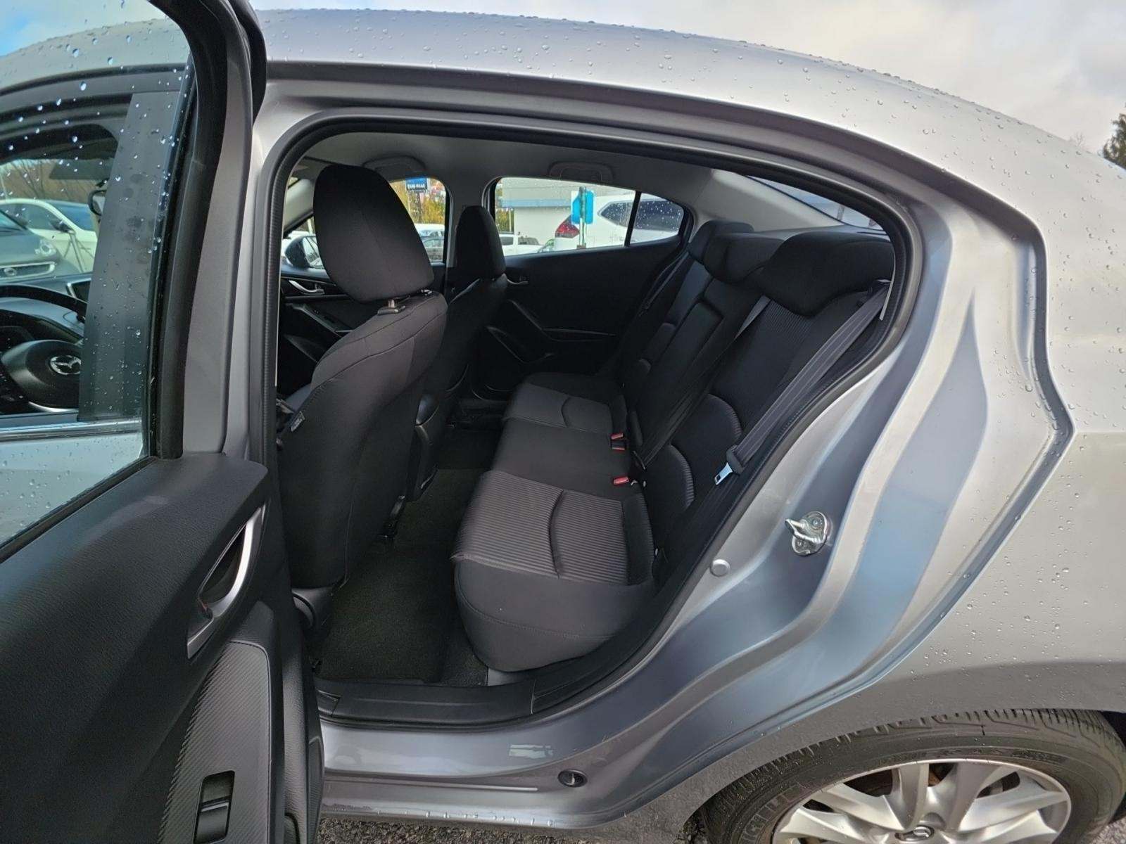 2015 MAZDA MAZDA3 i Touring FWD