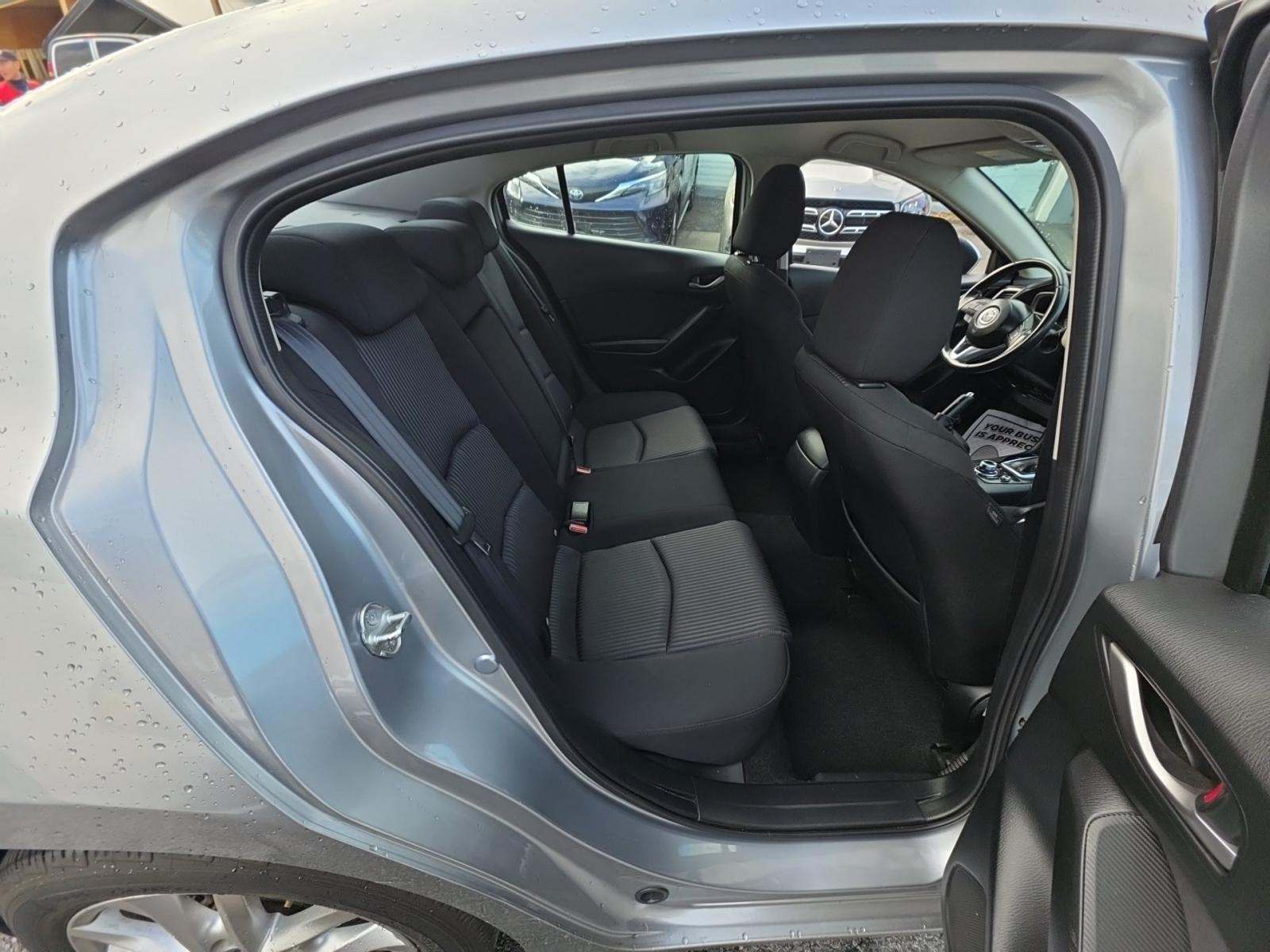 2015 MAZDA MAZDA3 i Touring FWD