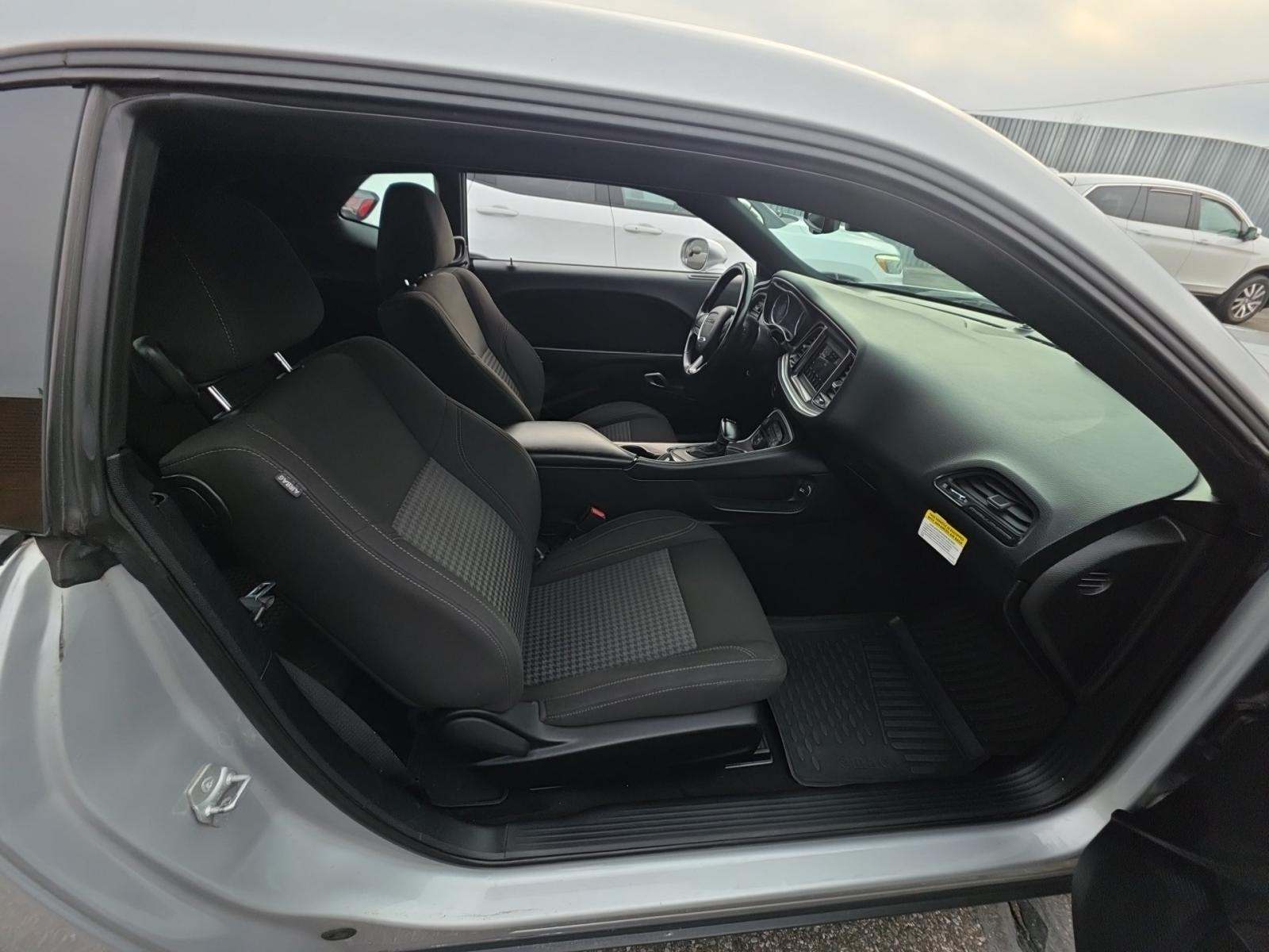 2020 Dodge Challenger SXT RWD