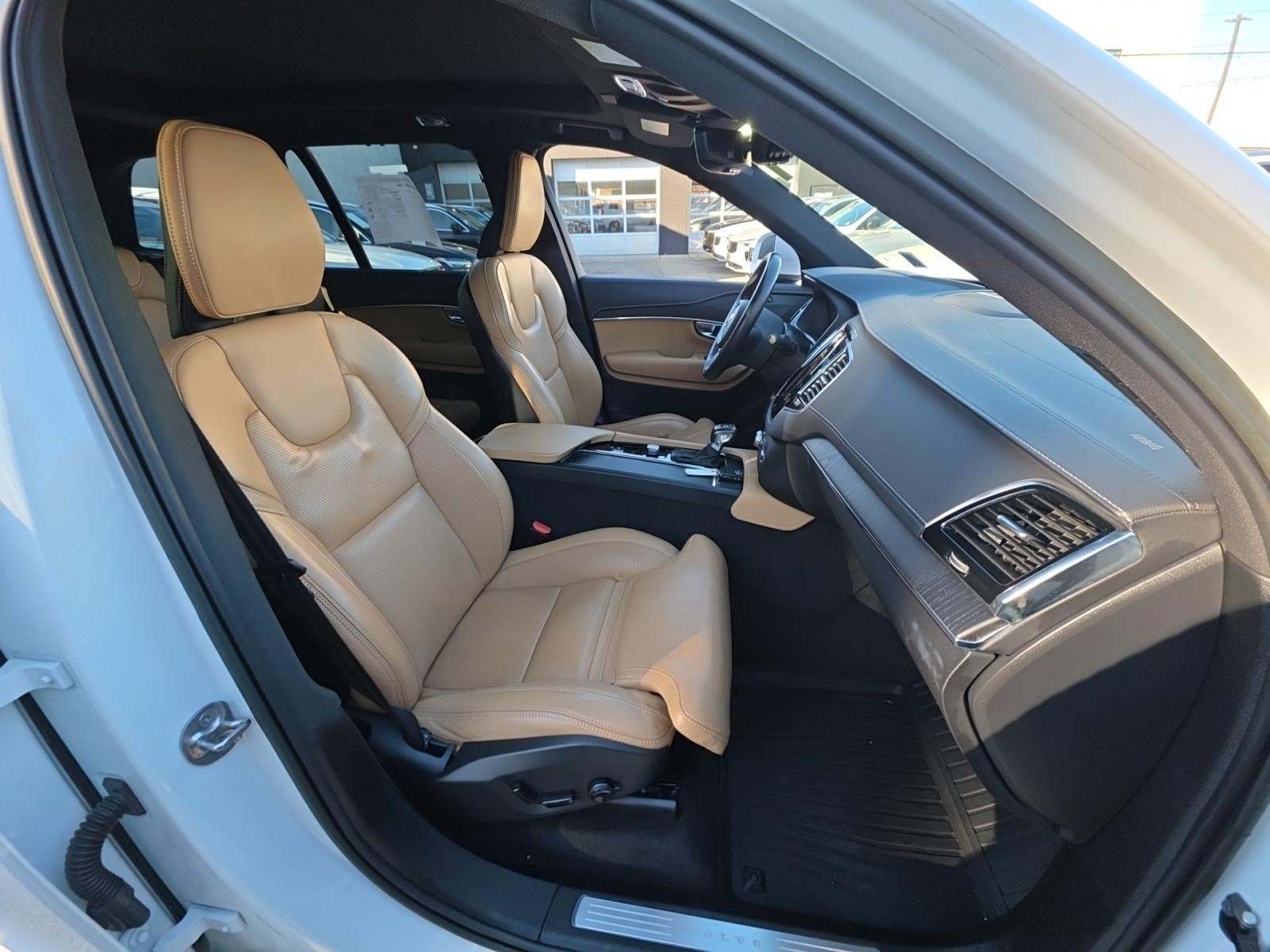 2022 Volvo XC90 T6 Inscription AWD