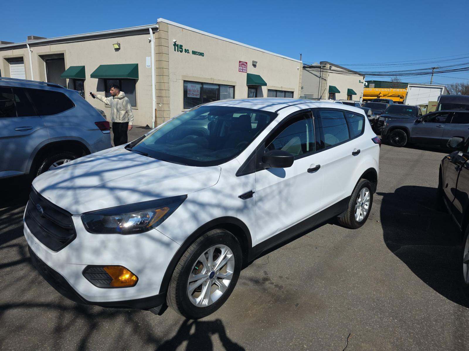 FORD ESCAPE - 1