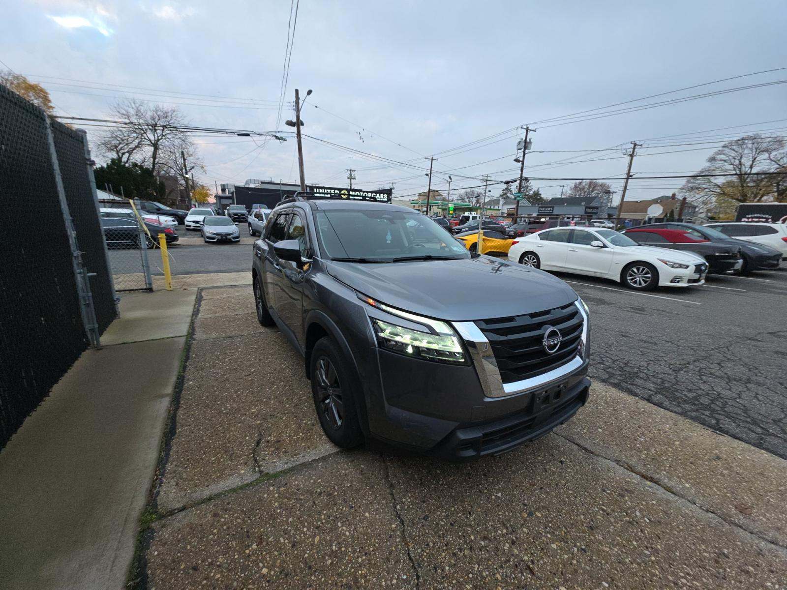 2022 Nissan Pathfinder SV AWD