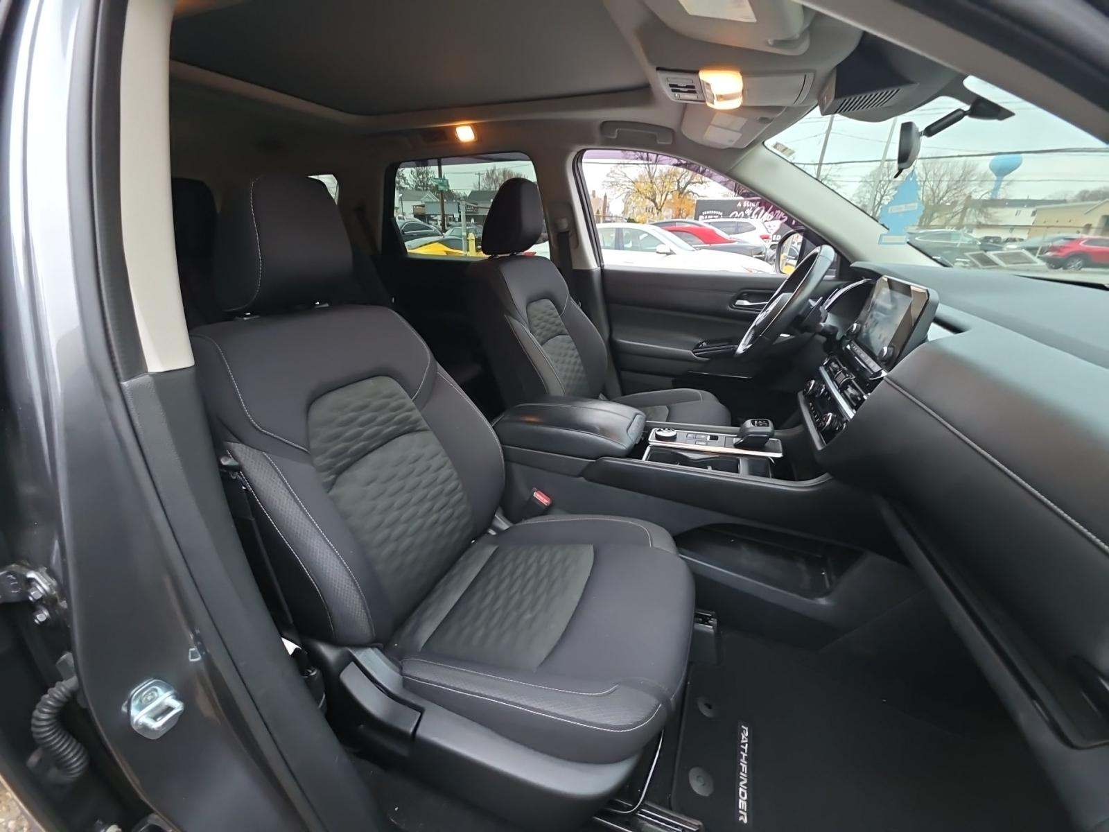 2022 Nissan Pathfinder SV AWD