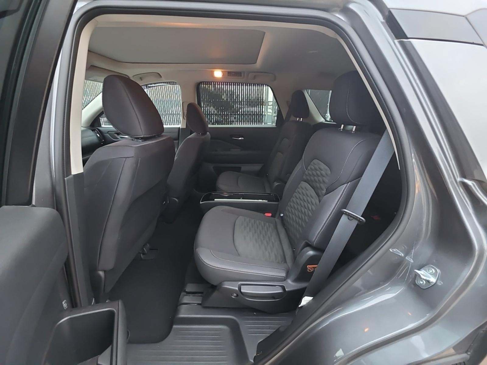 2022 Nissan Pathfinder SV AWD