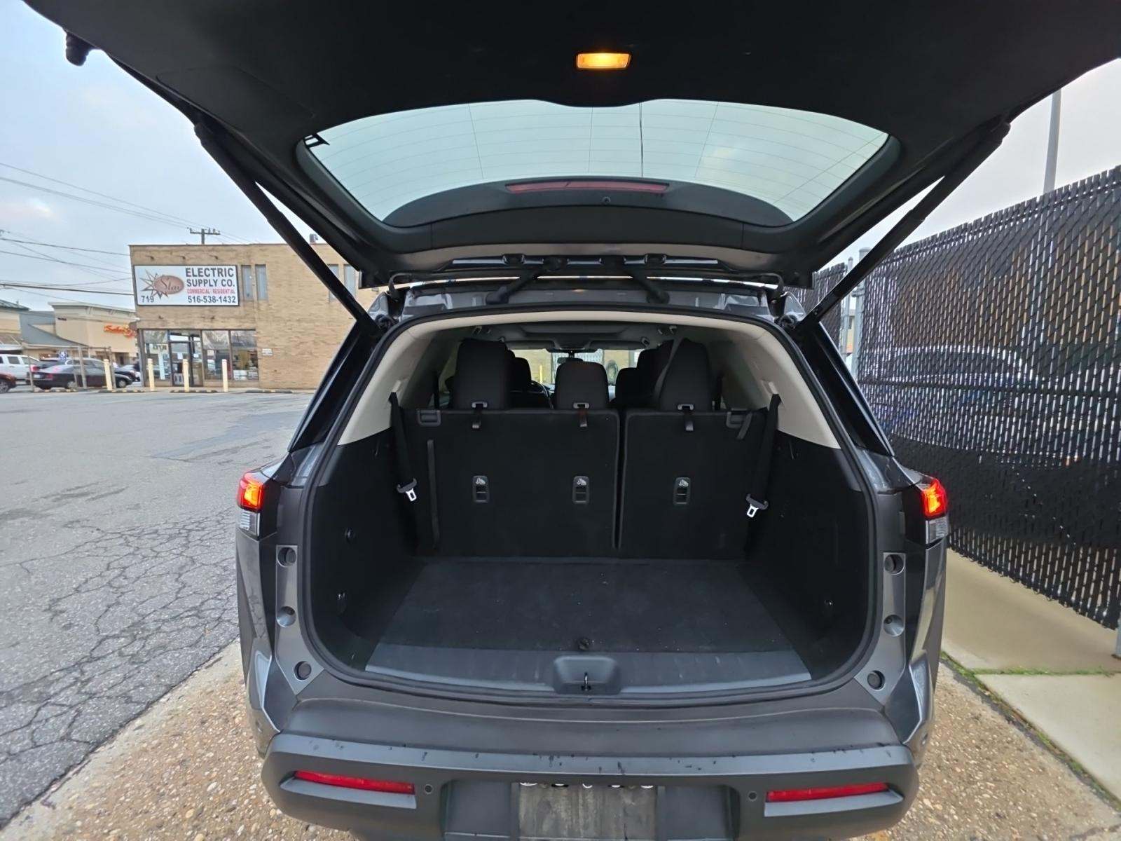 2022 Nissan Pathfinder SV AWD