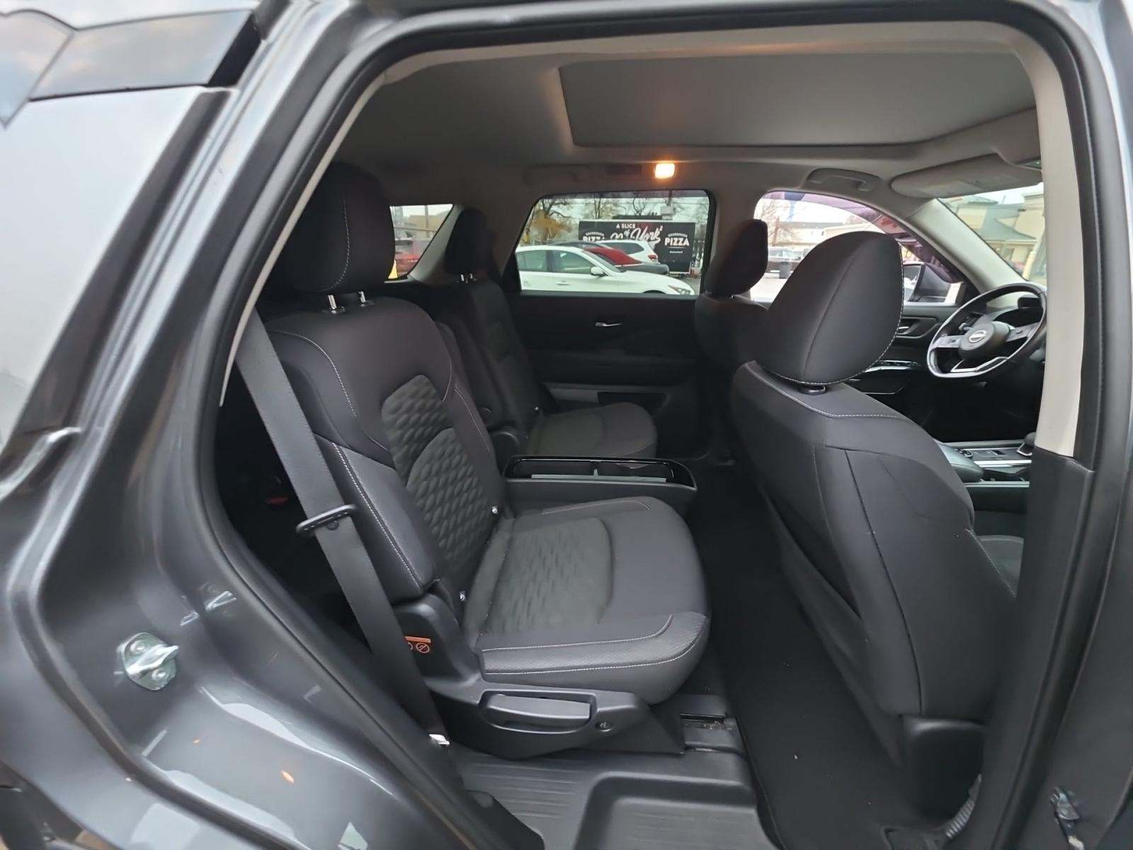 2022 Nissan Pathfinder SV AWD