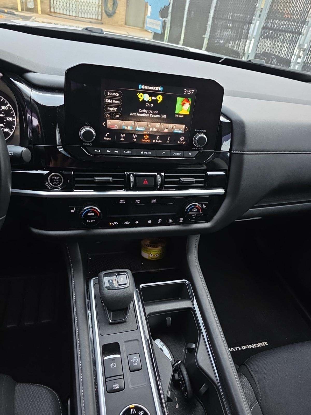 2022 Nissan Pathfinder SV AWD