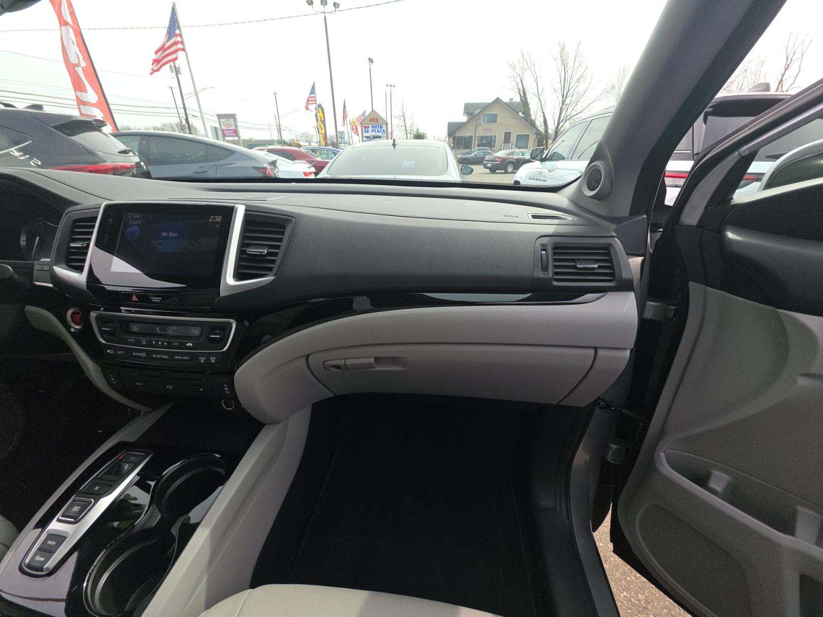 2018 Honda Pilot Touring FWD