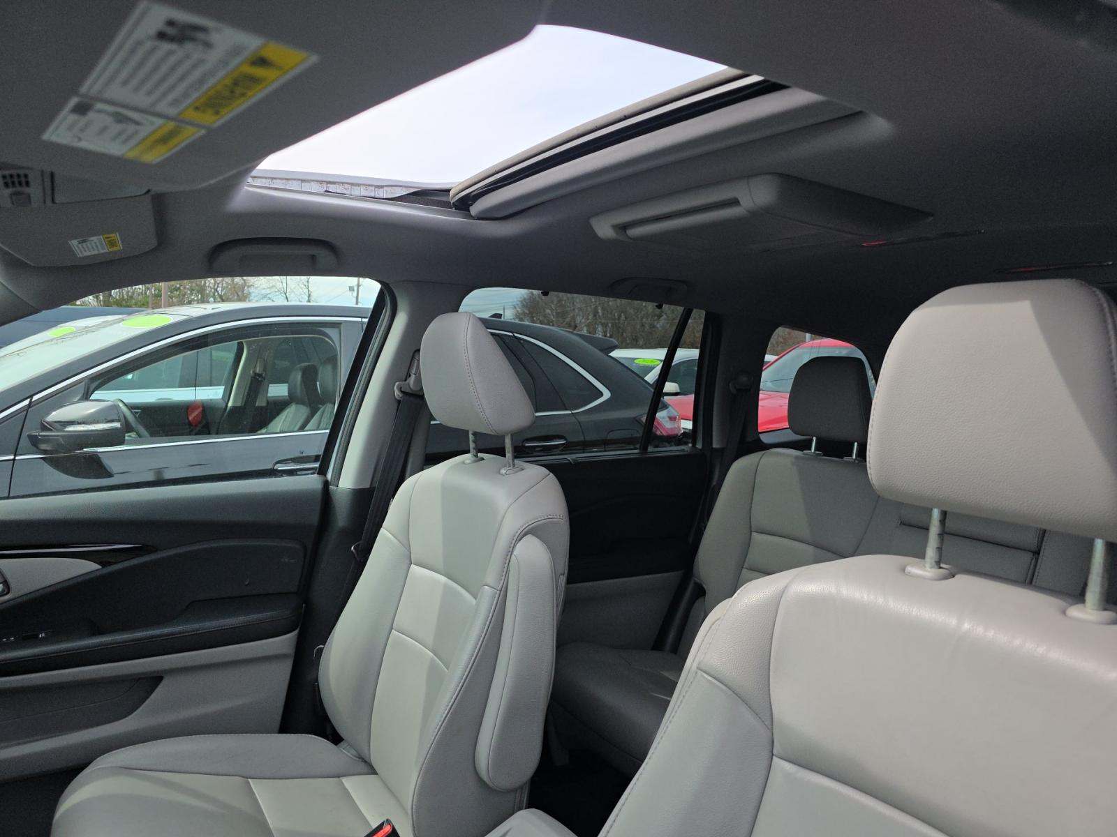 2018 Honda Pilot Touring FWD