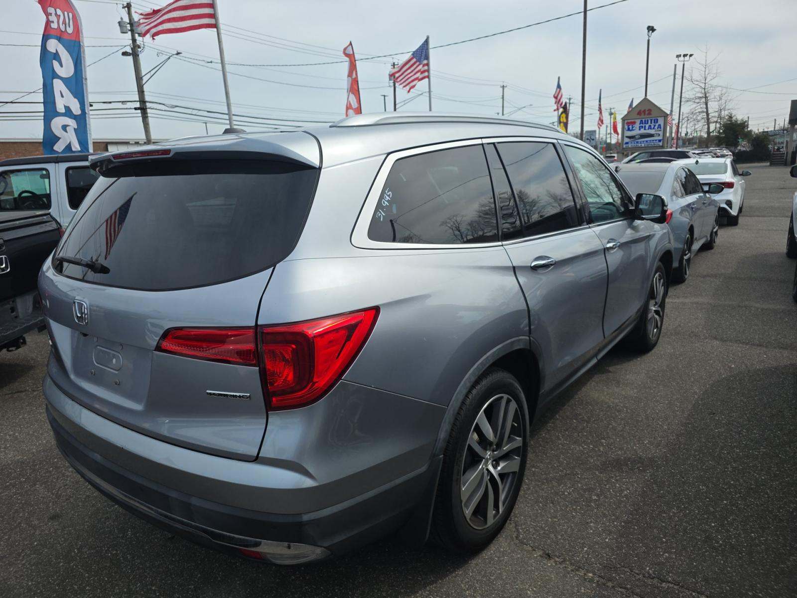 2018 Honda Pilot Touring FWD