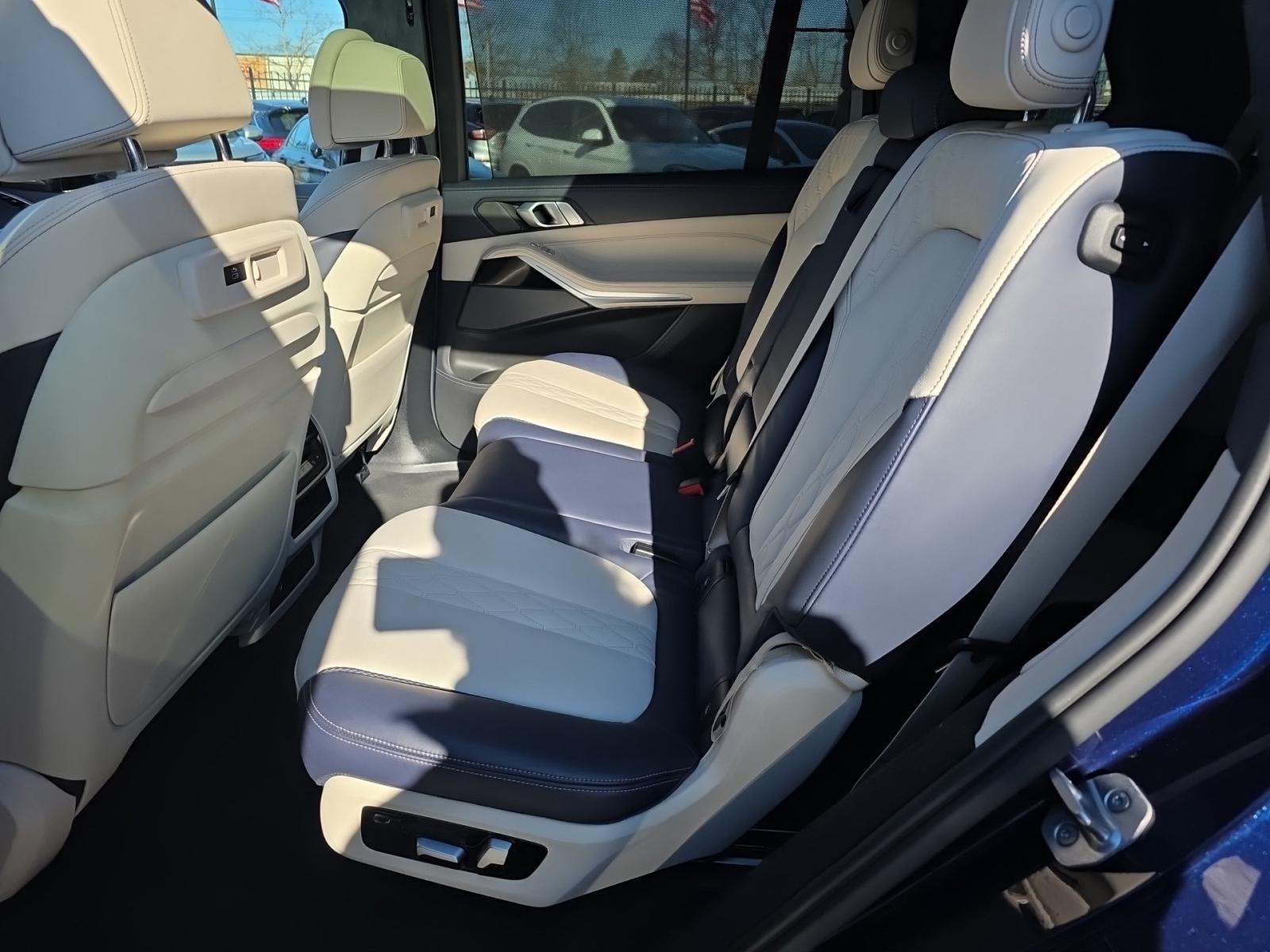 2022 BMW X7 M50i AWD