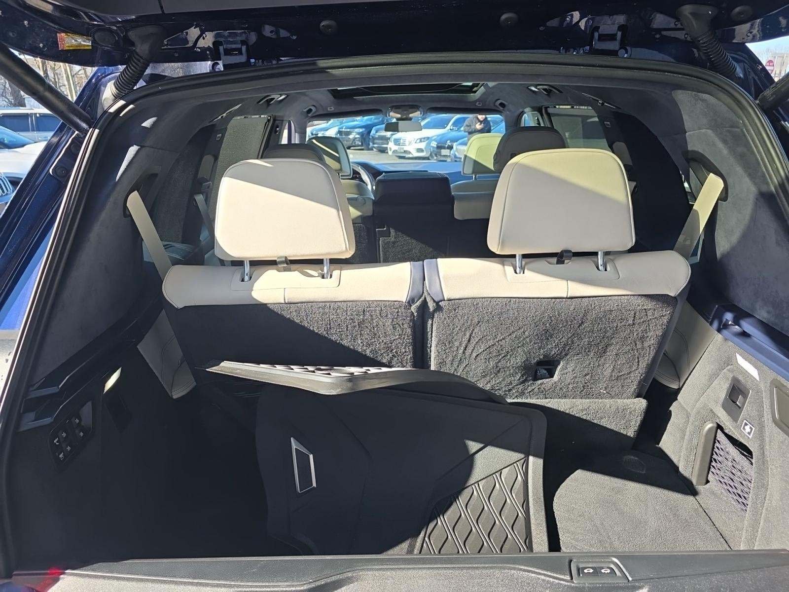 2022 BMW X7 M50i AWD