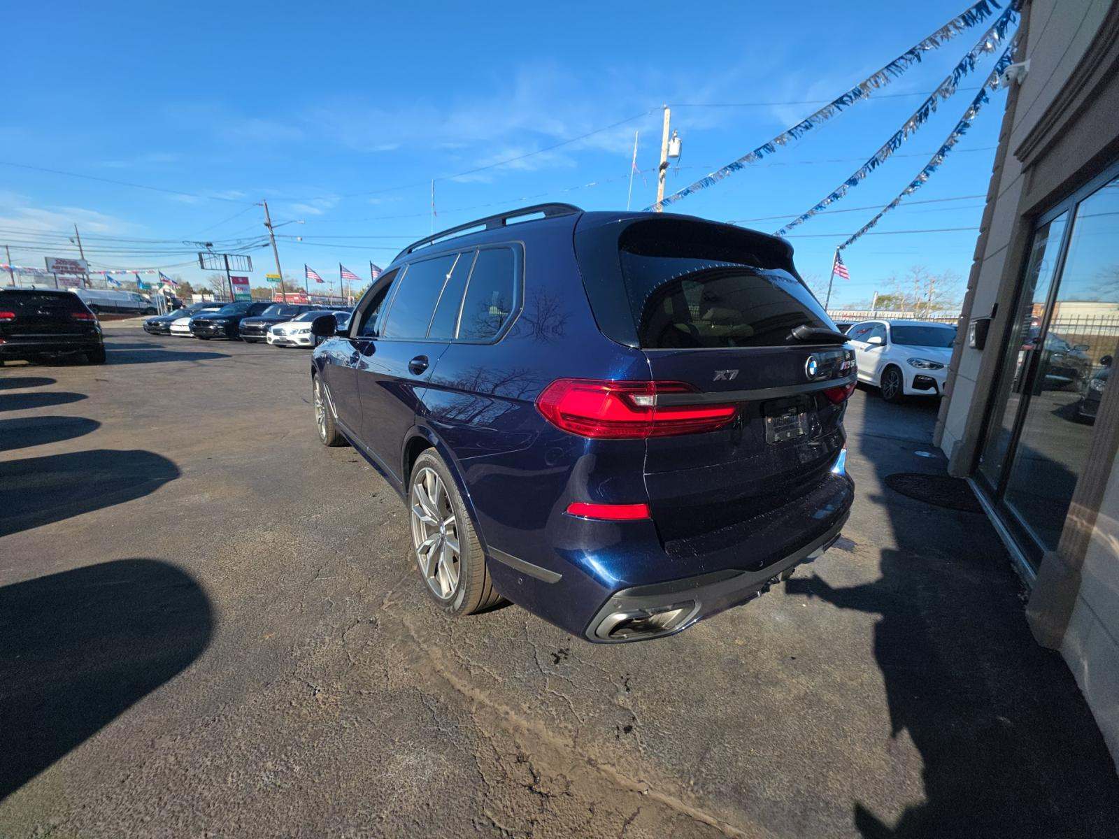 2022 BMW X7 M50i AWD