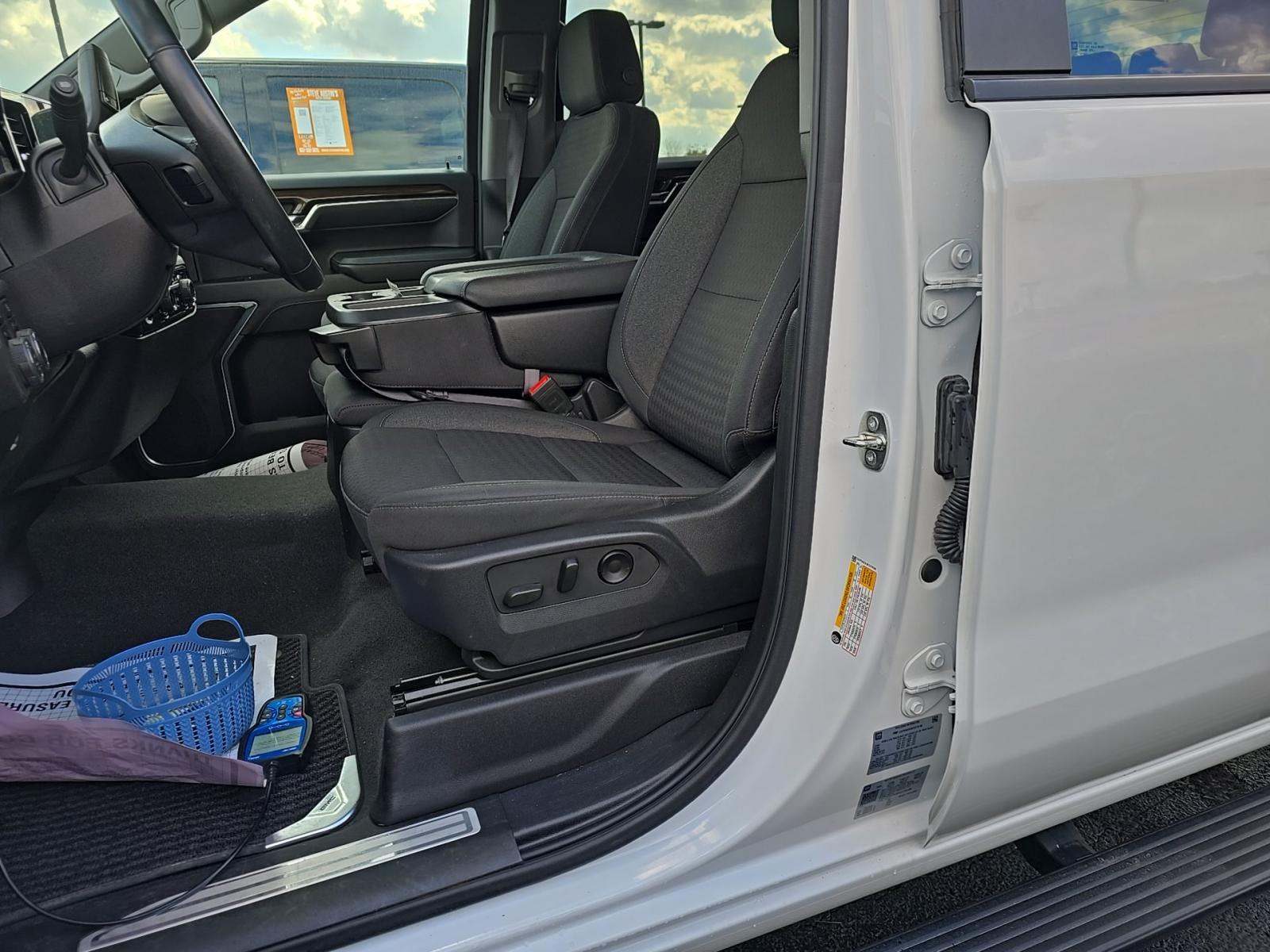 2023 Chevrolet Silverado 1500 LT AWD