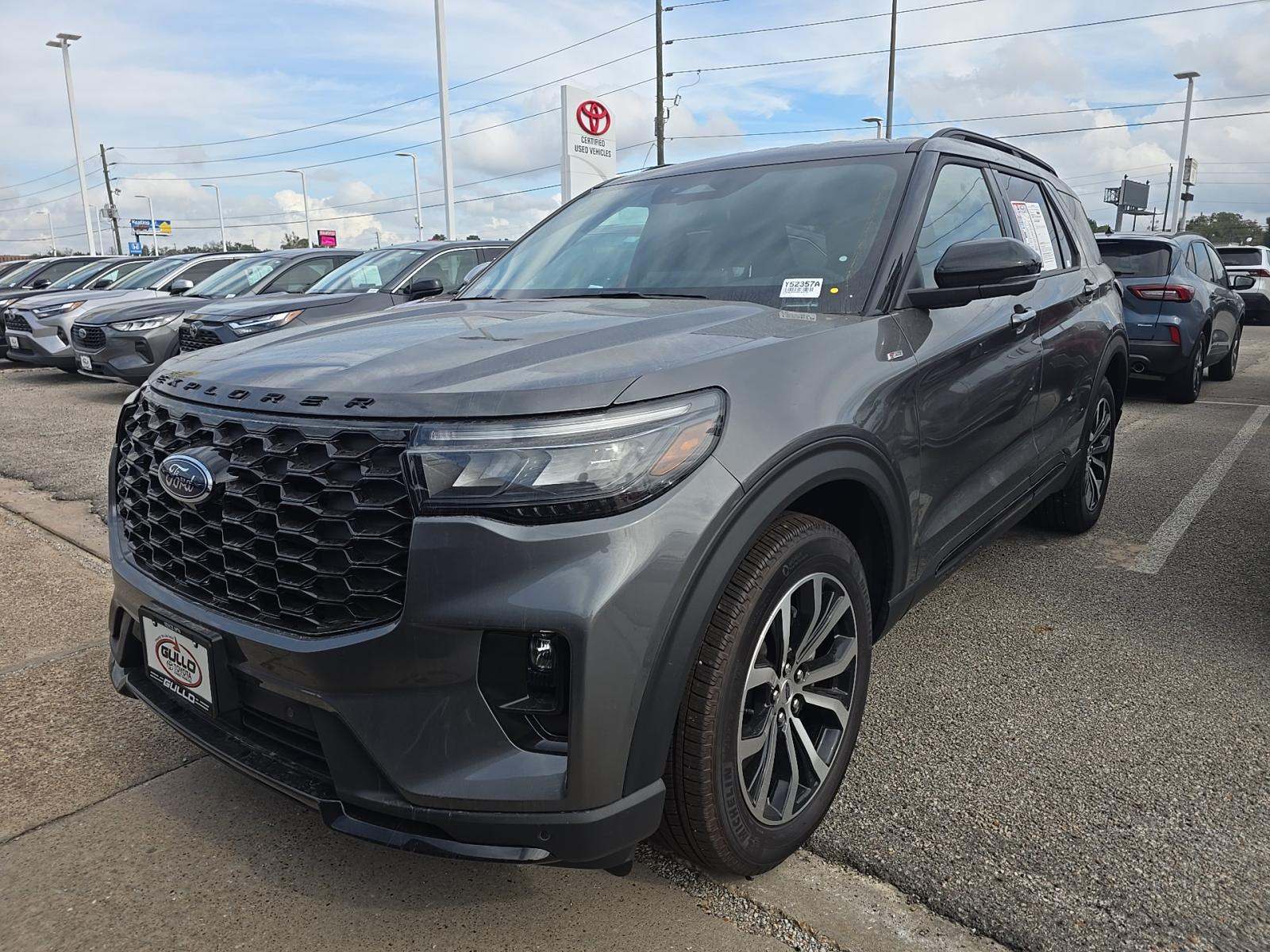 2025 Ford Explorer ST-Line AWD