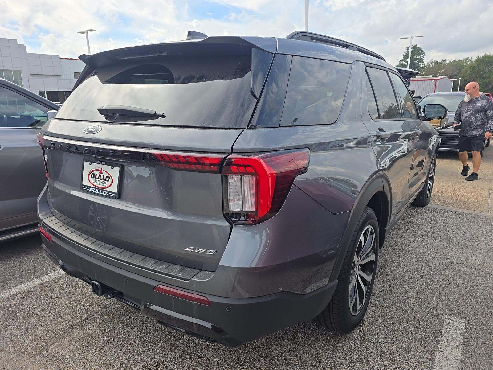 2025 Ford Explorer ST-Line AWD