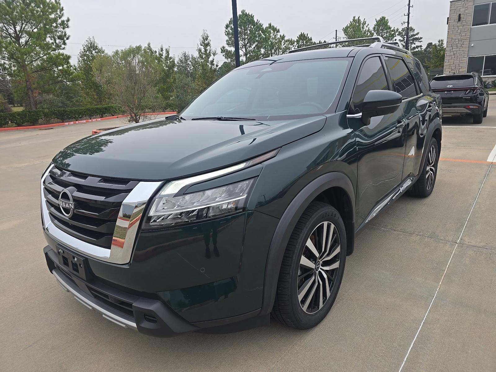 2023 Nissan Pathfinder Platinum FWD