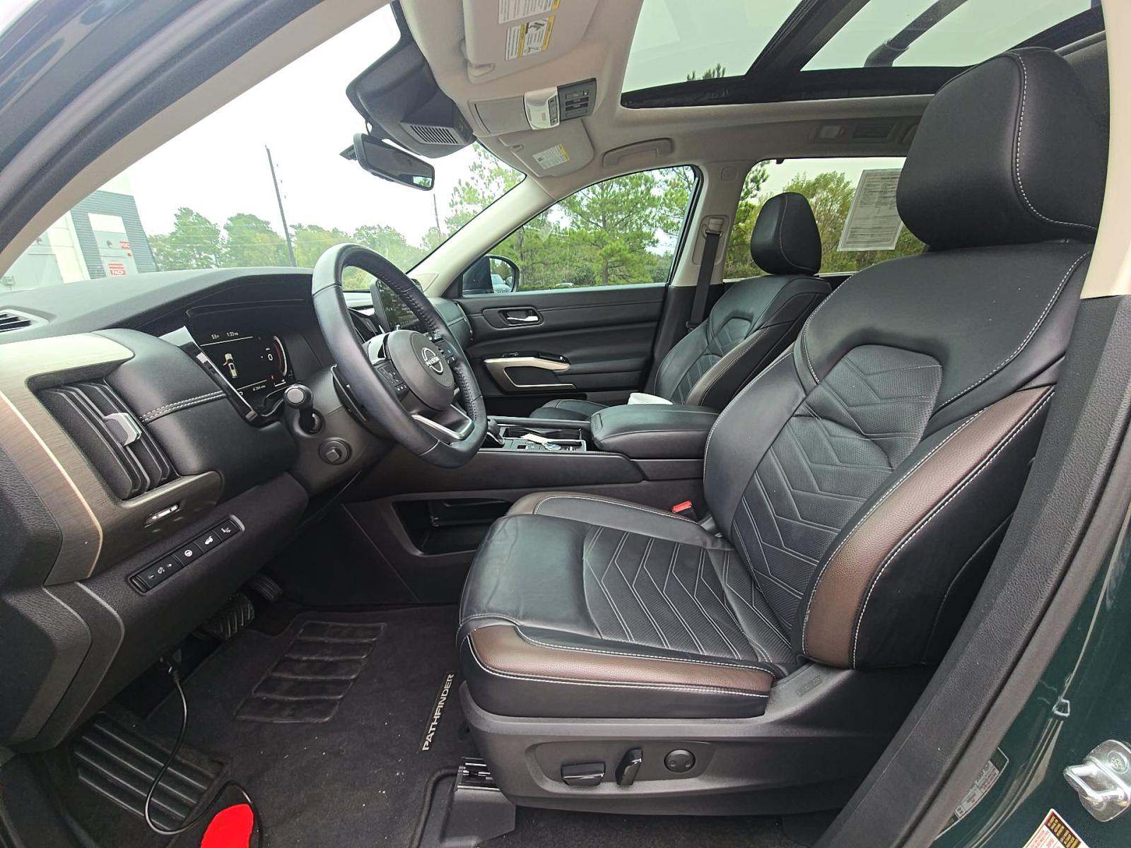 2023 Nissan Pathfinder Platinum FWD