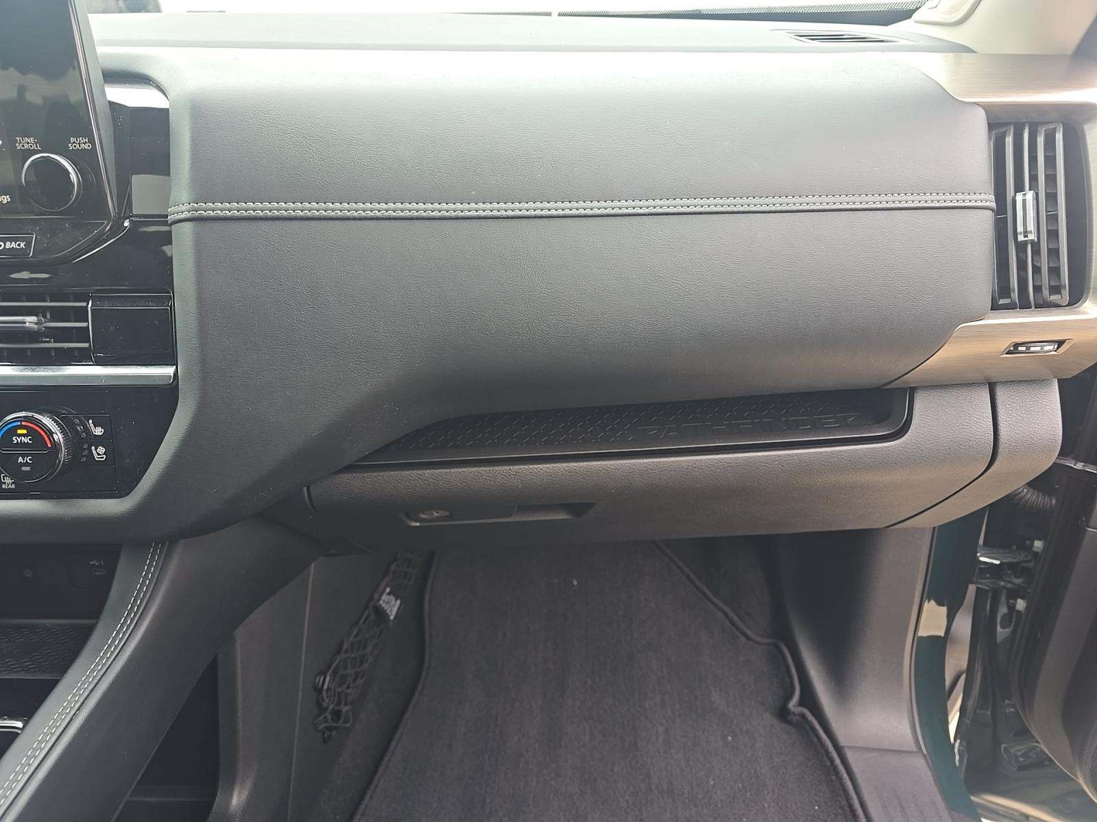 2023 Nissan Pathfinder Platinum FWD