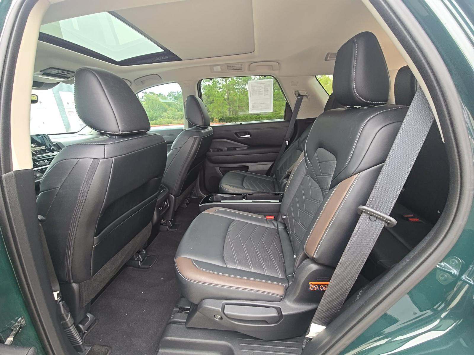 2023 Nissan Pathfinder Platinum FWD