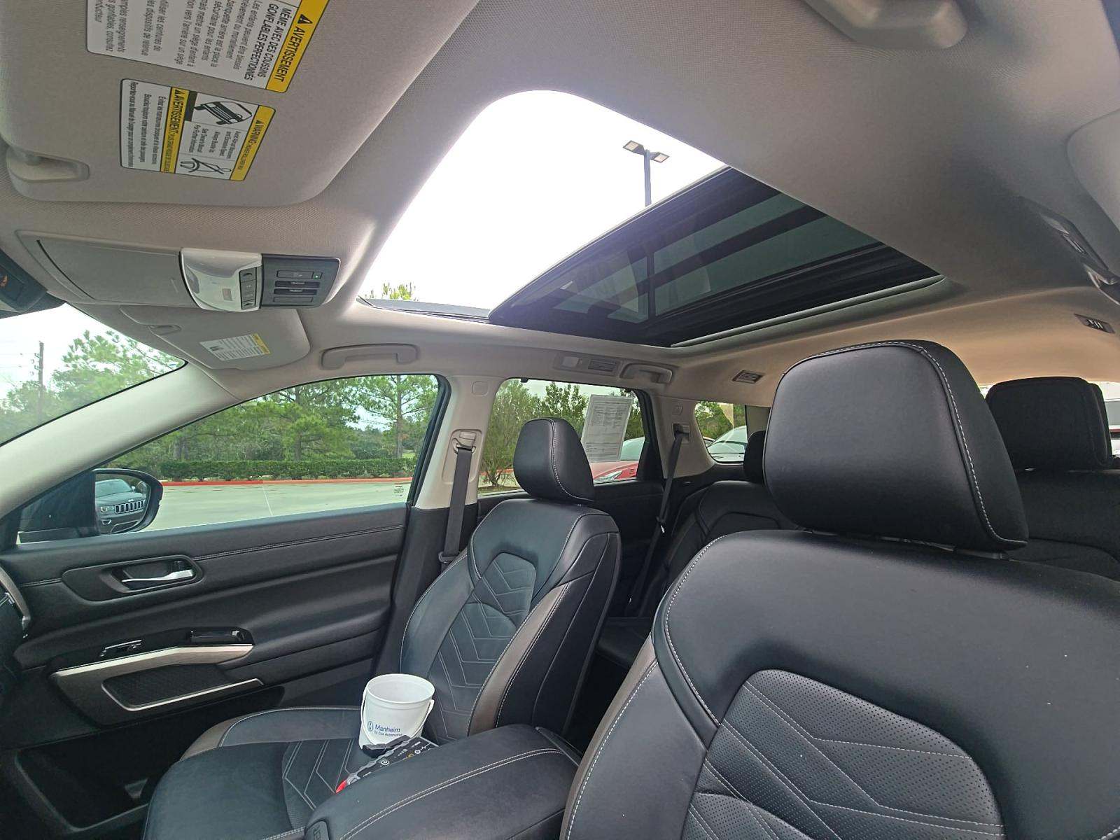 2023 Nissan Pathfinder Platinum FWD