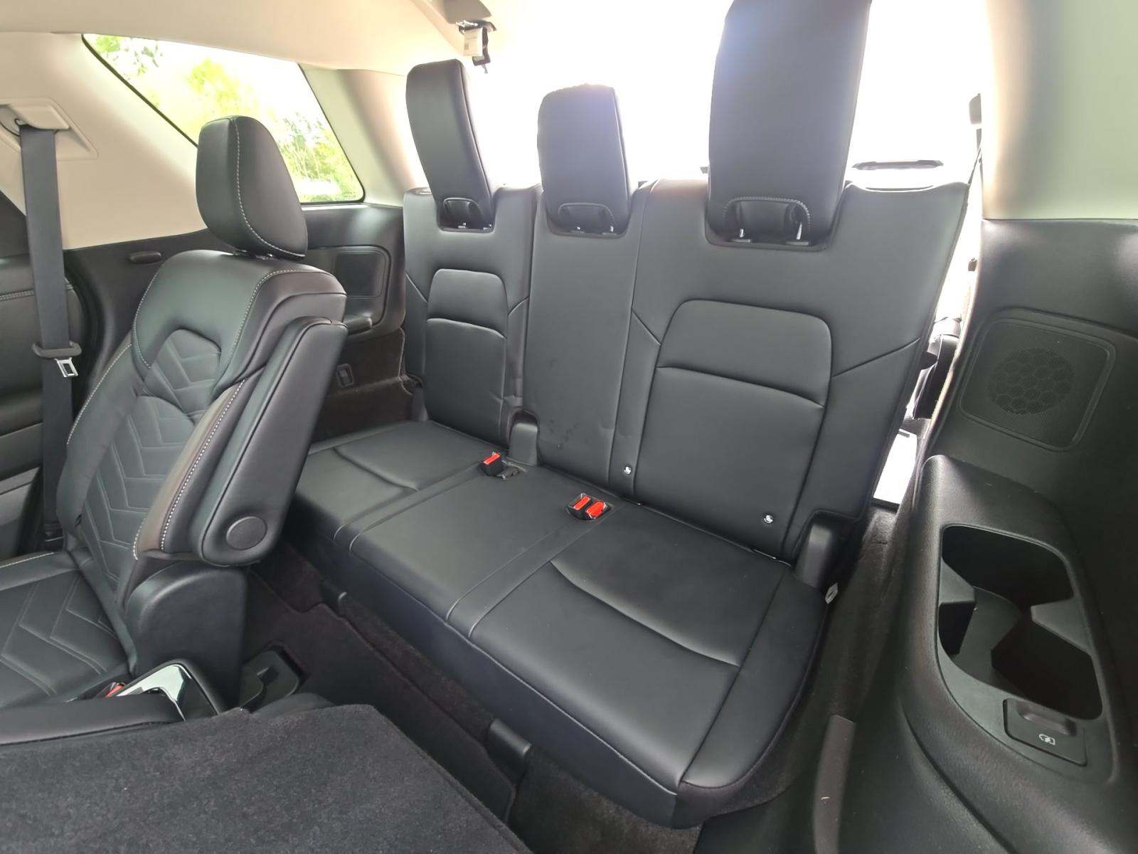 2023 Nissan Pathfinder Platinum FWD