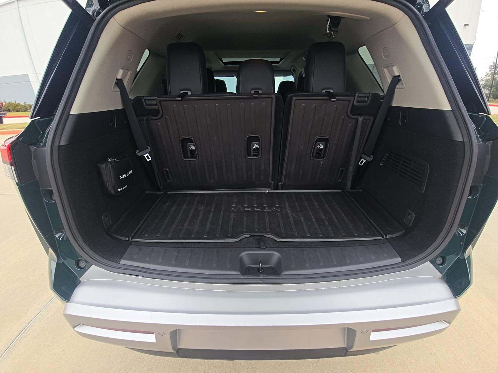 2023 Nissan Pathfinder Platinum FWD