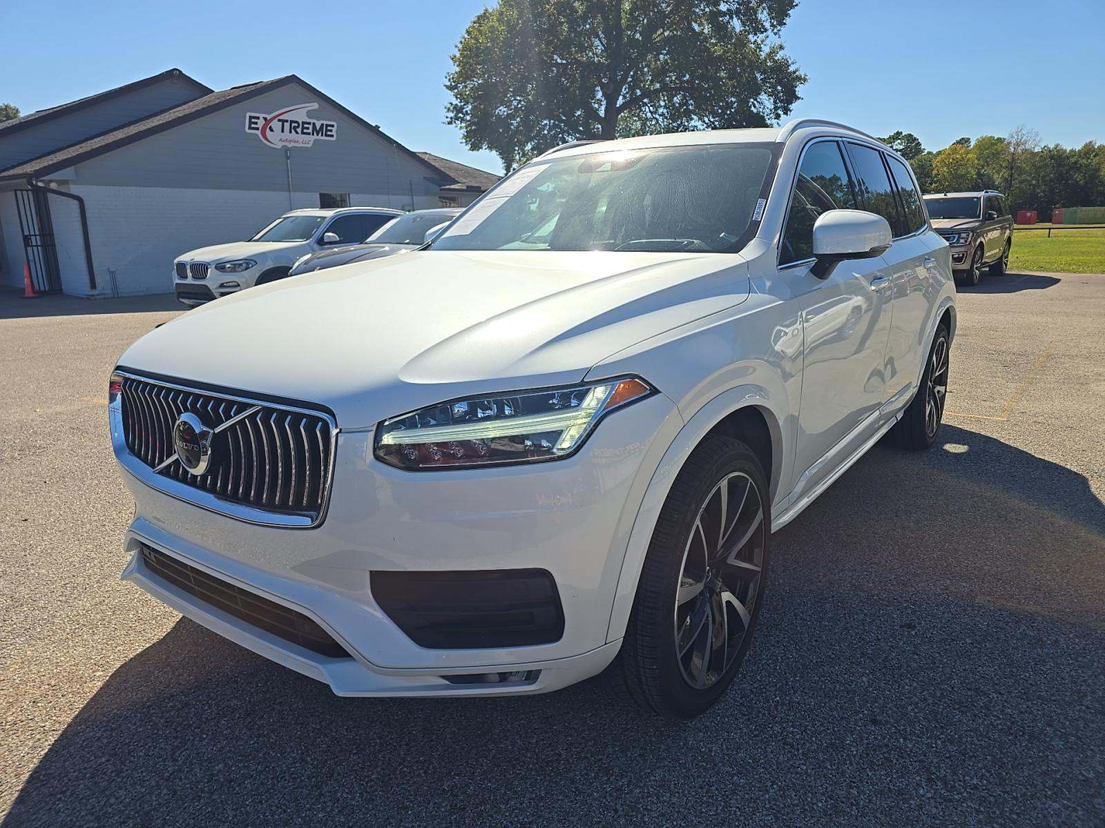 2022 Volvo XC90 T6 Momentum AWD