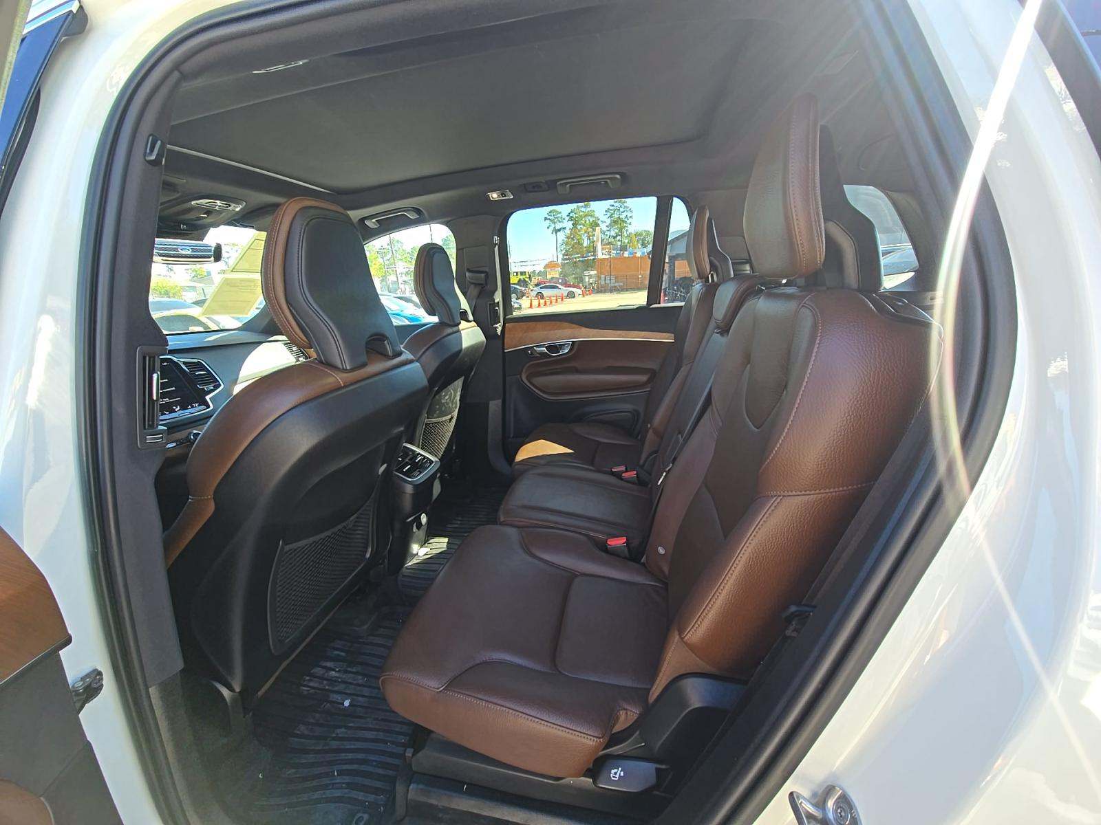 2022 Volvo XC90 T6 Momentum AWD