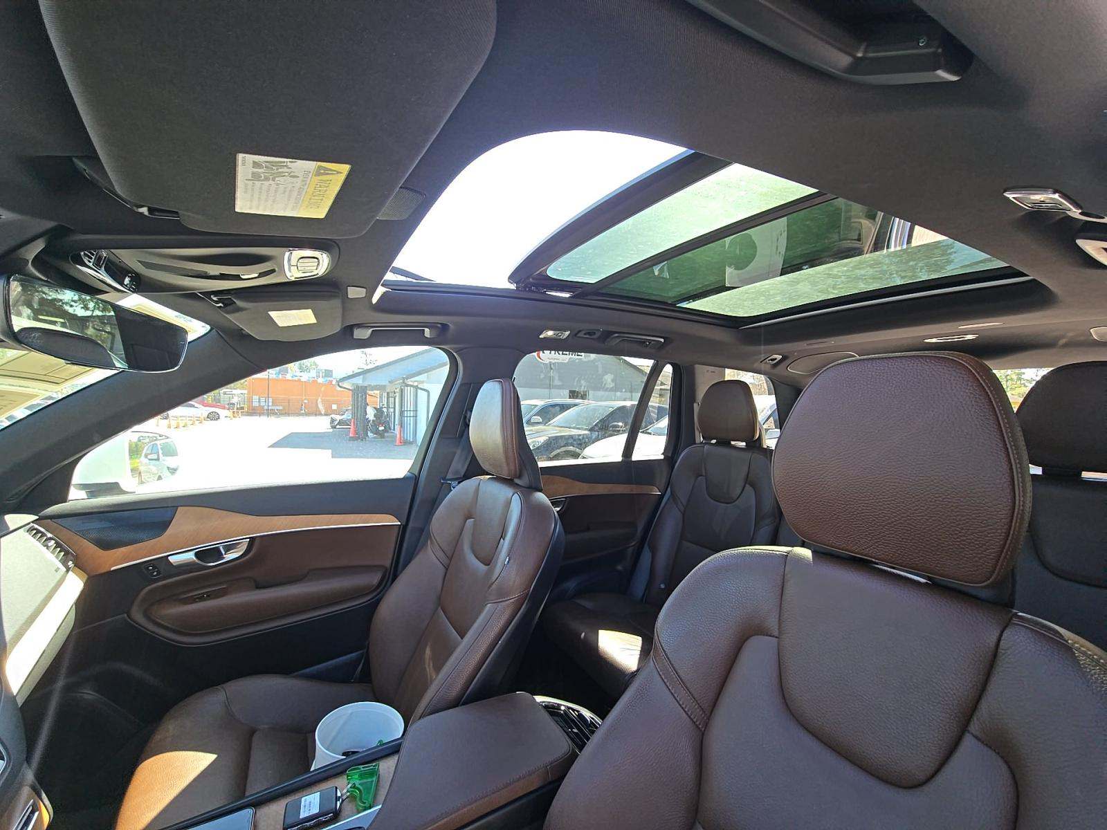 2022 Volvo XC90 T6 Momentum AWD